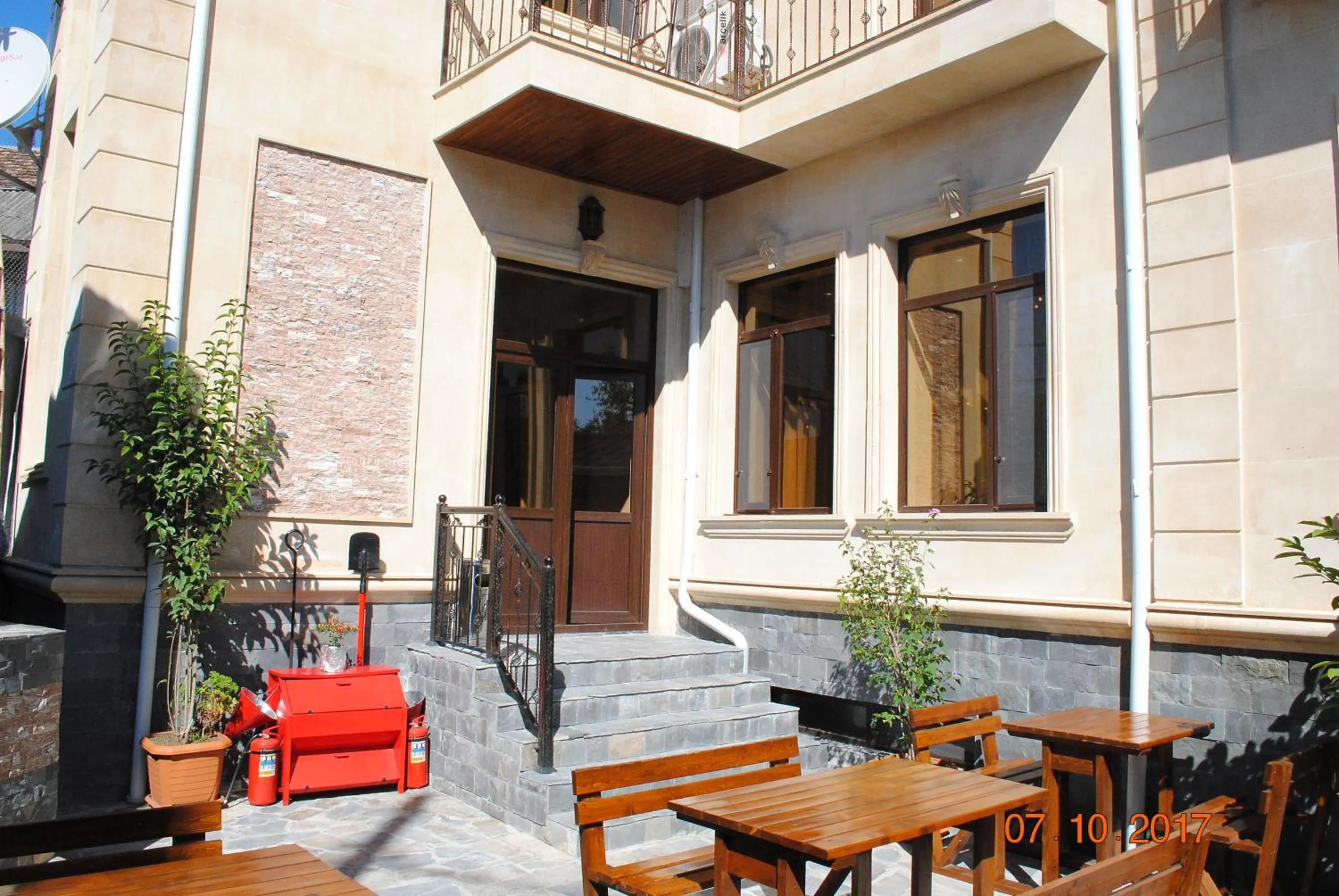 Seating area in Yaffle Inn Shaki Boutique Hotel
