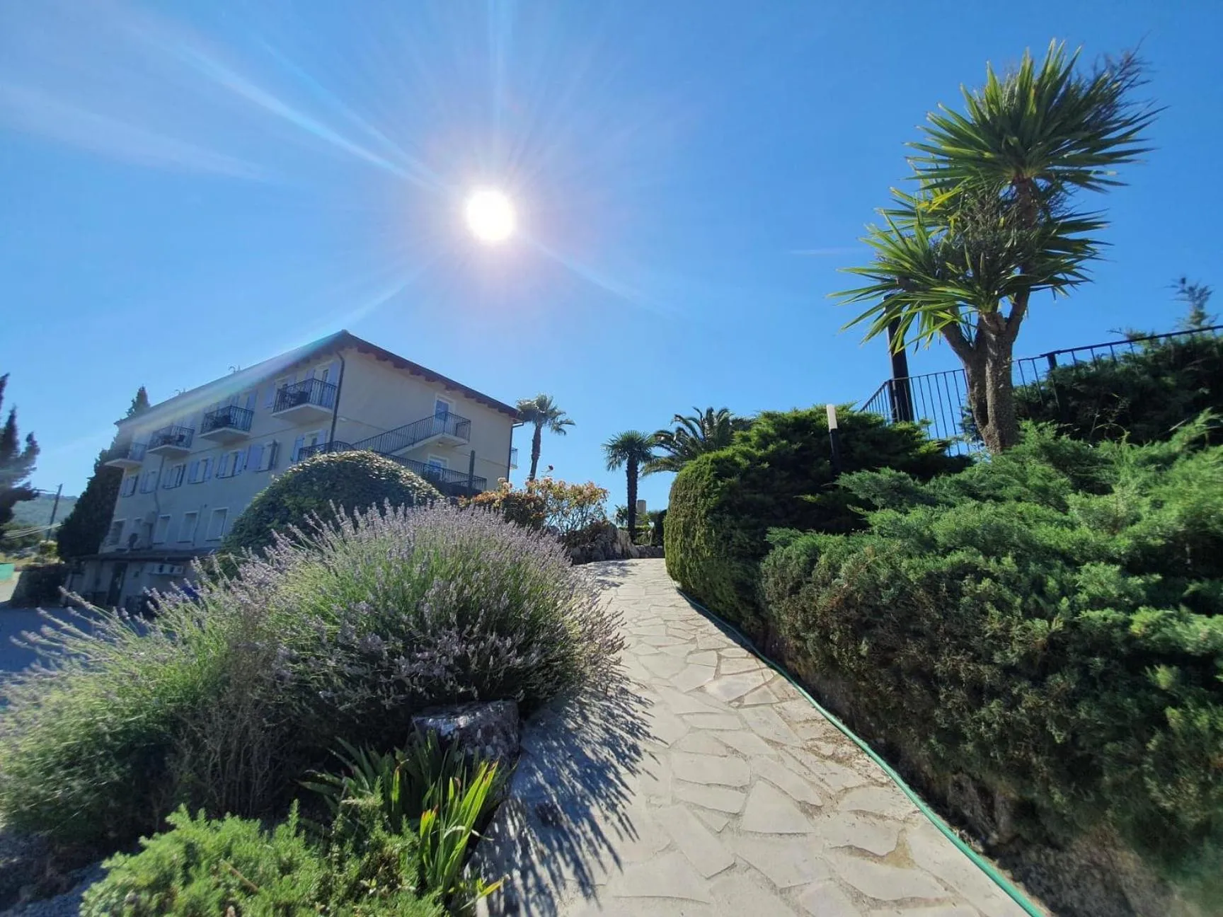 Garden in Hôtel Eze Hermitage