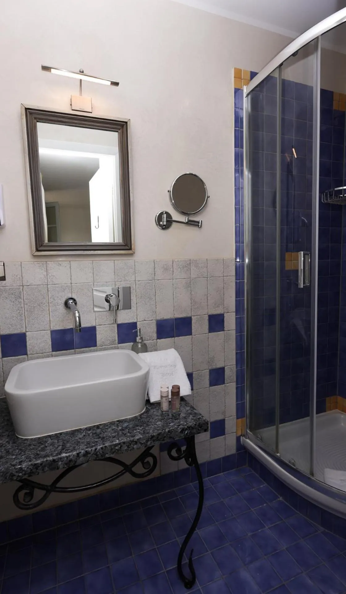 Bathroom in Hôtel Eze Hermitage