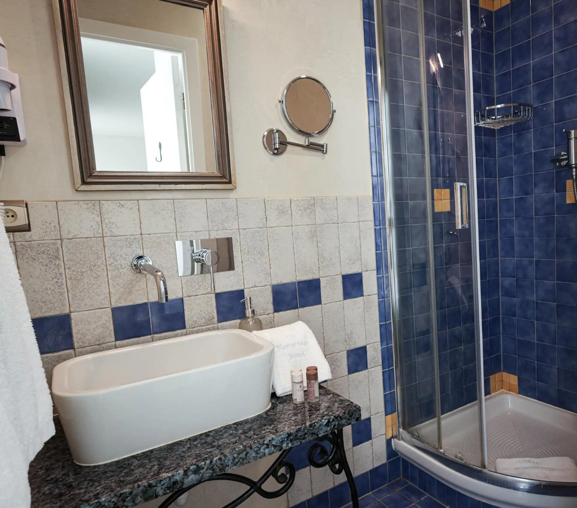 Bathroom in Hôtel Eze Hermitage