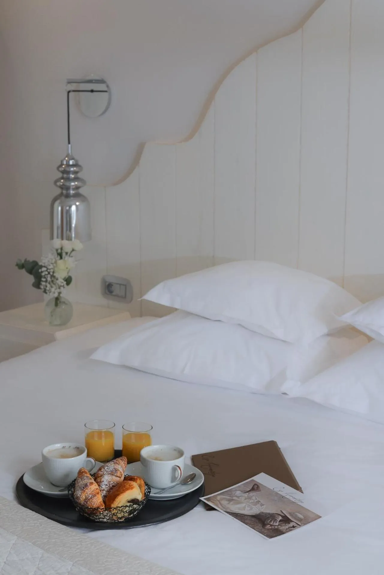 Bed in Hôtel Eze Hermitage