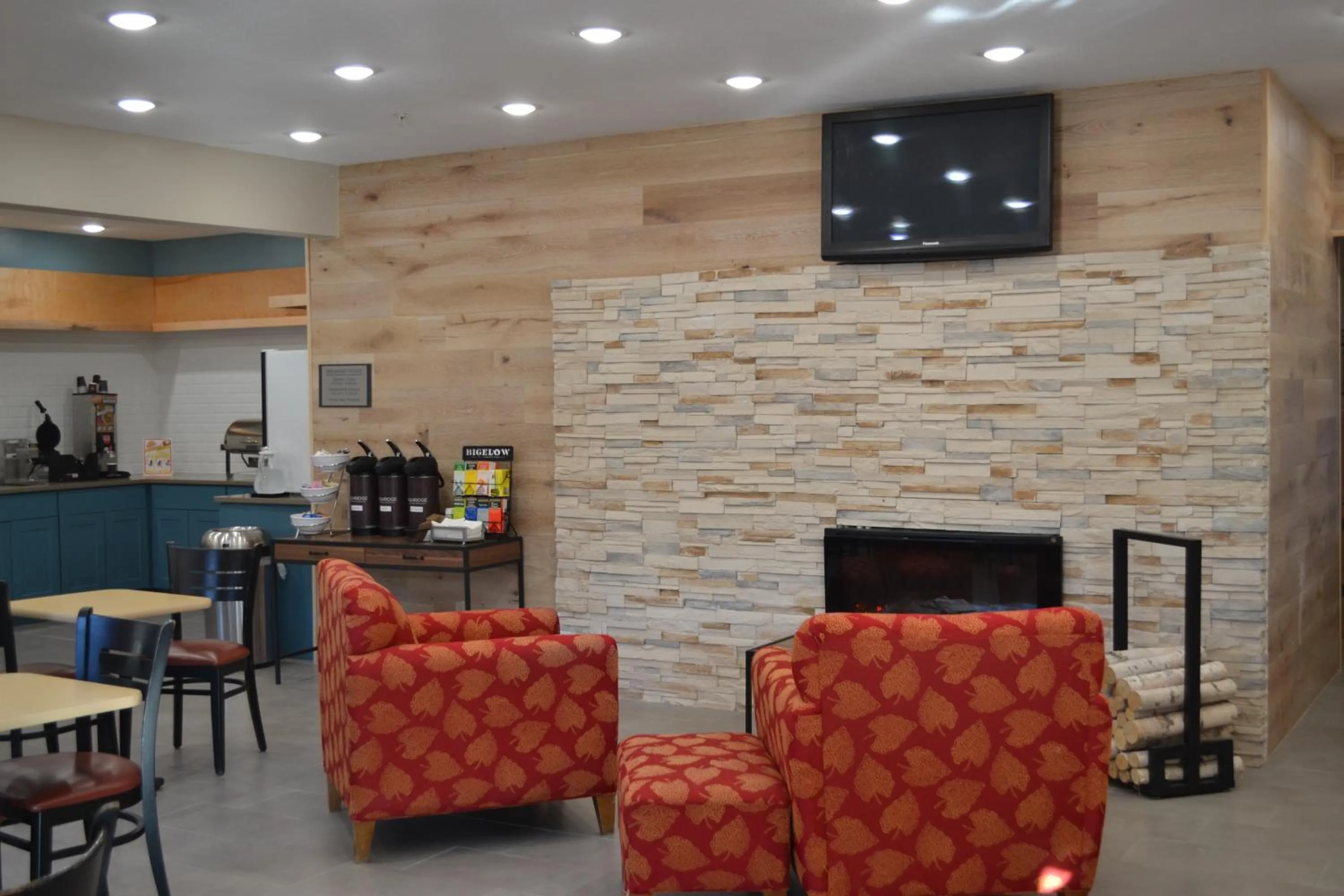 Lobby or reception in Country Inn & Suites by Radisson, Fairview Heights, IL