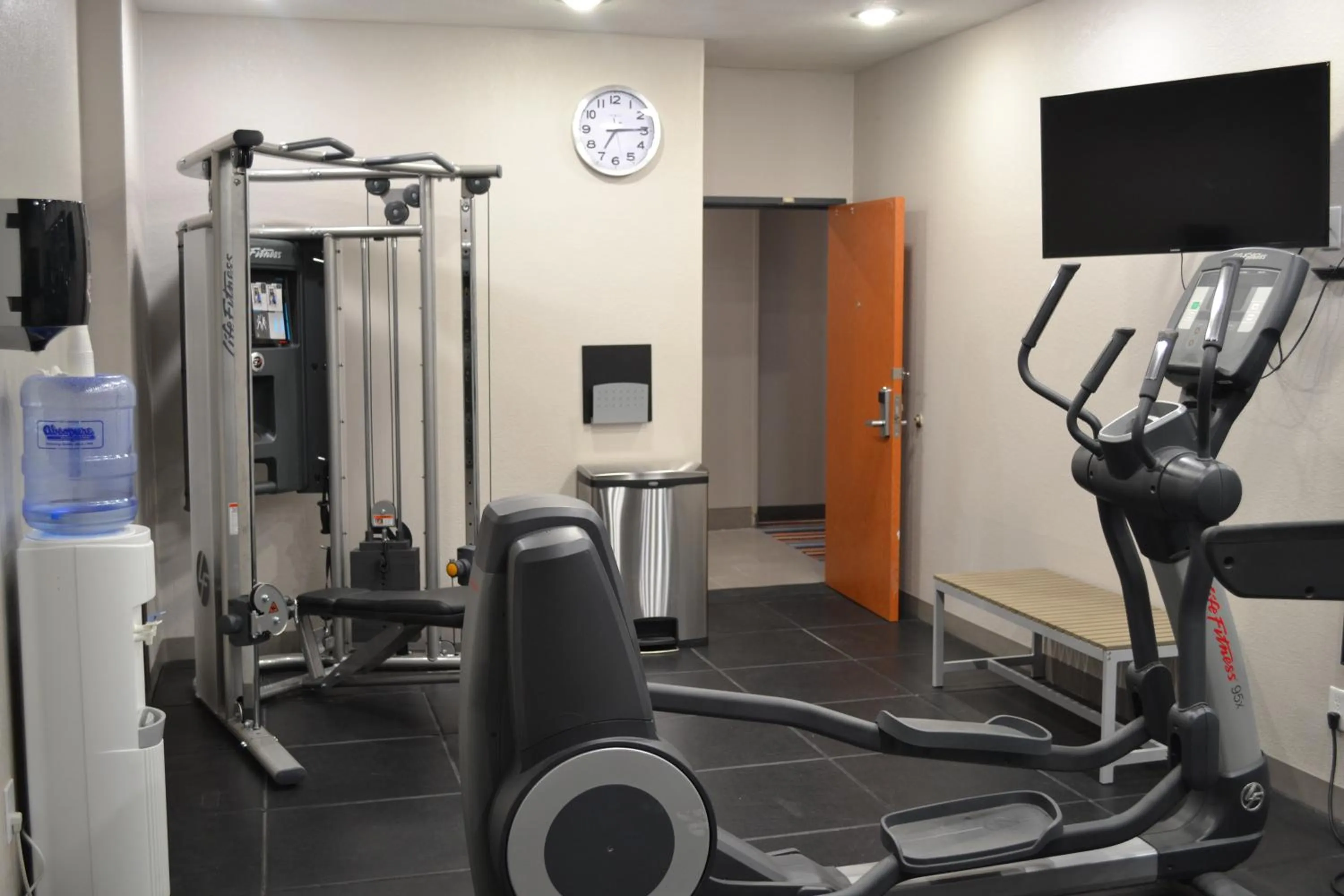 Fitness centre/facilities in Country Inn & Suites by Radisson, Fairview Heights, IL