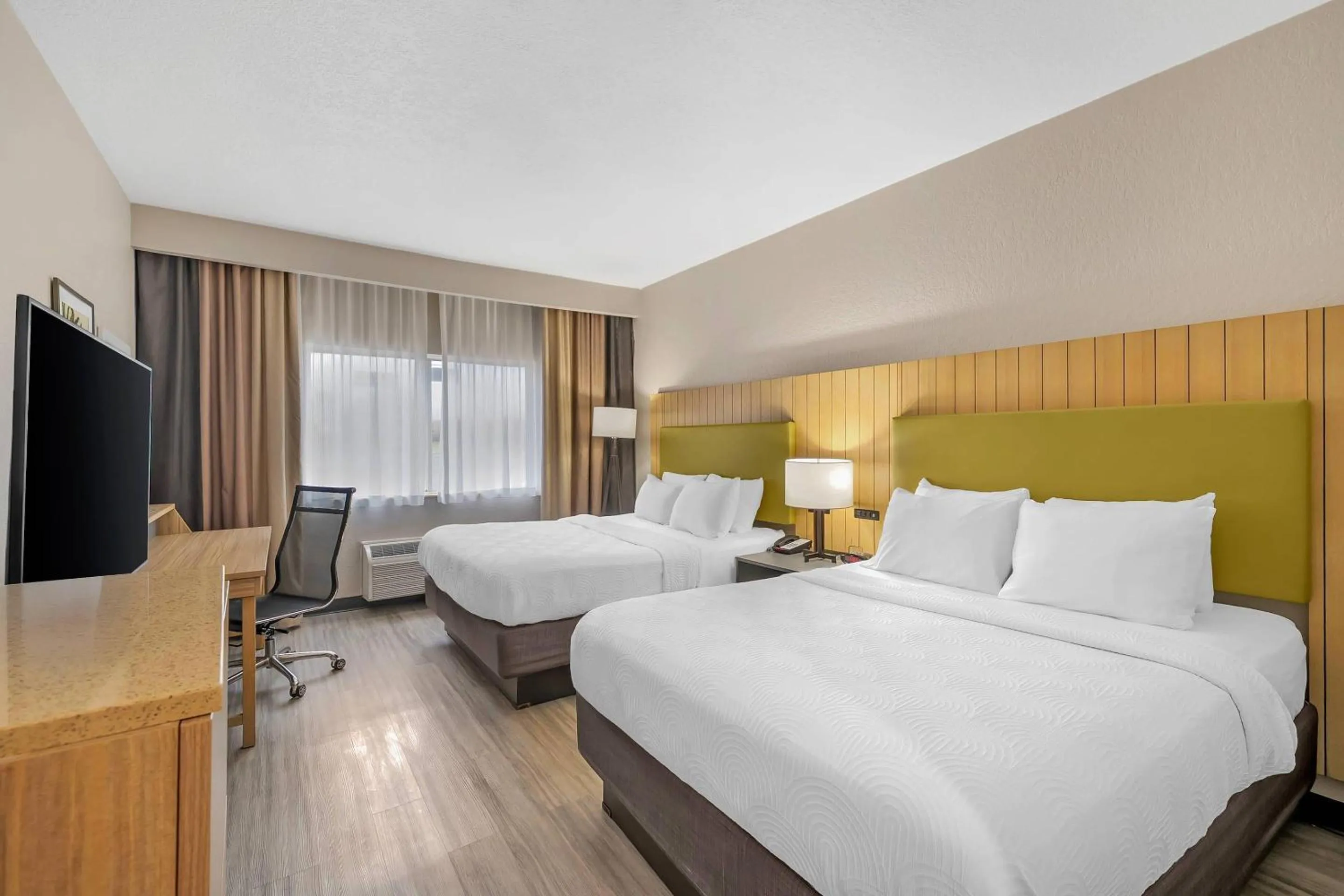 Bedroom, Bed in Country Inn & Suites by Radisson, Fairview Heights, IL