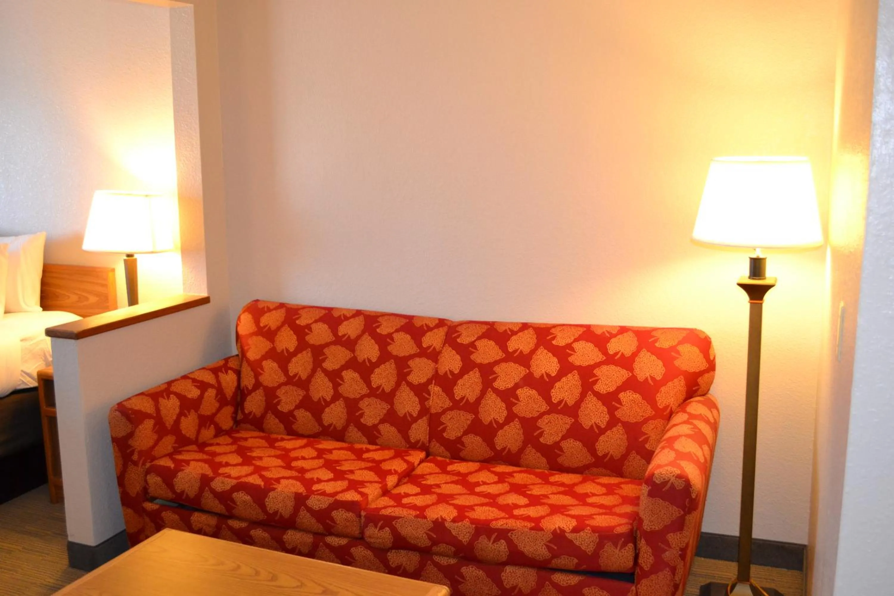 Seating area in Country Inn & Suites by Radisson, Fairview Heights, IL