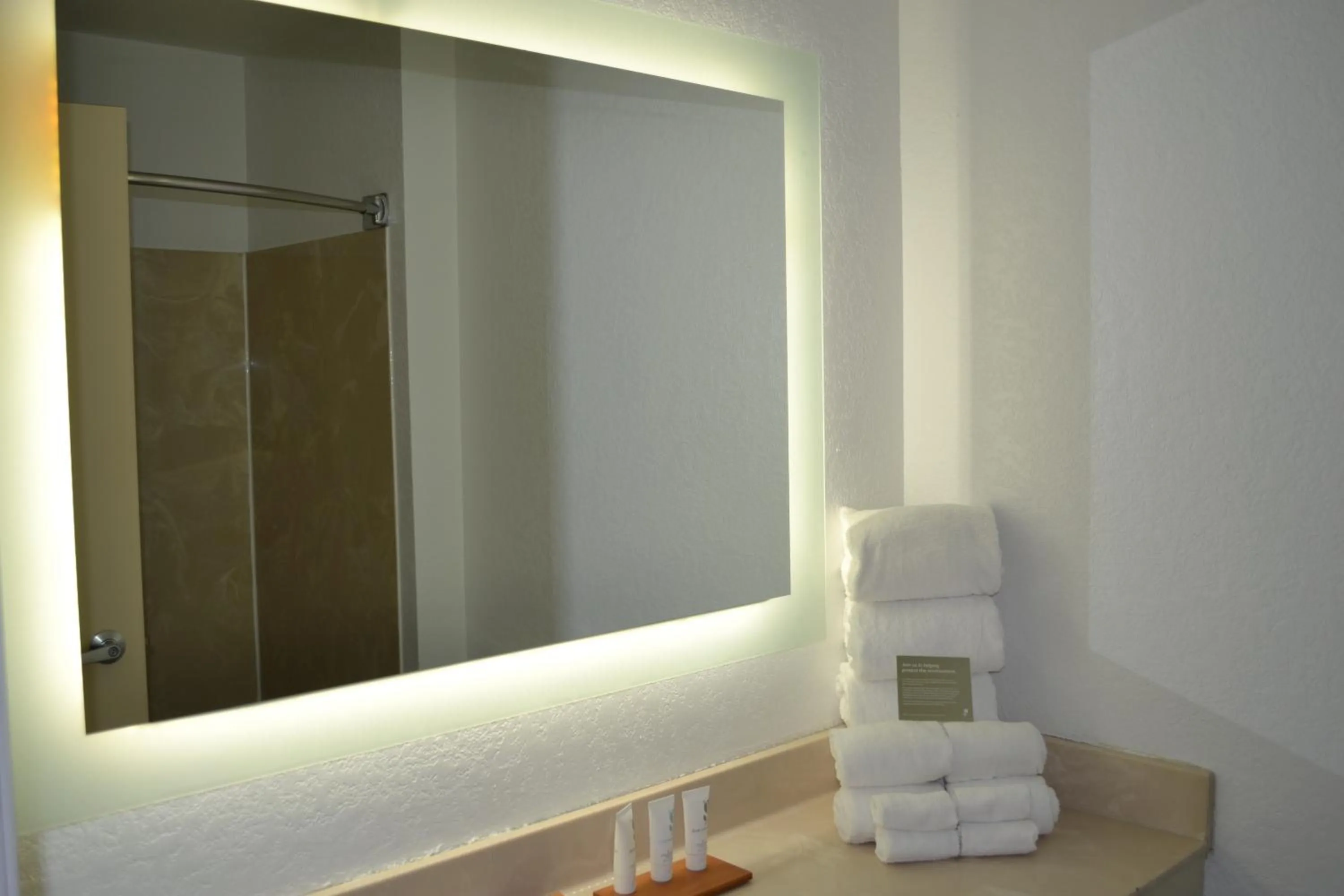 Bathroom in Country Inn & Suites by Radisson, Fairview Heights, IL