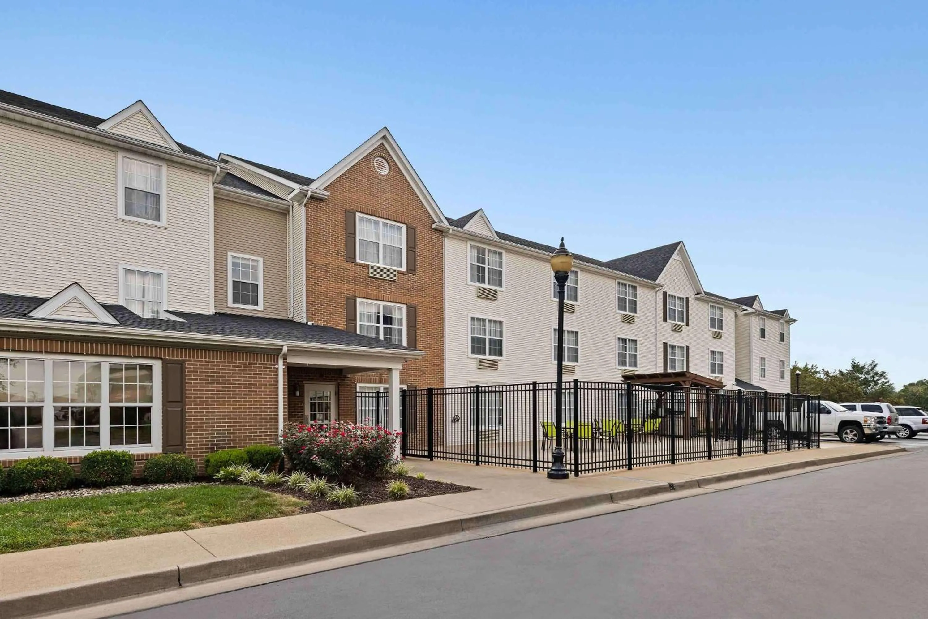 Property building in Extended Stay America Suites - St Louis - Fenton