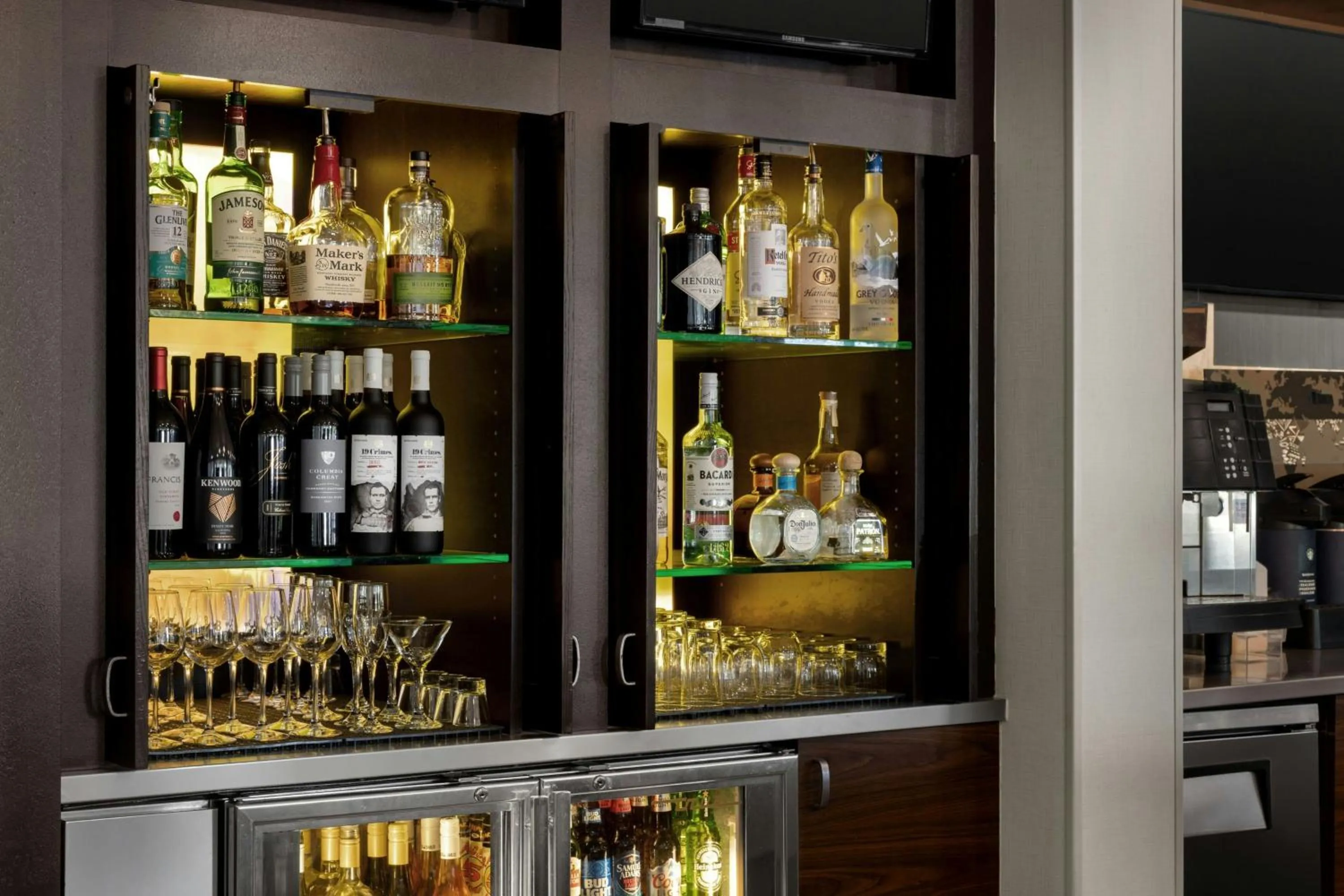 Restaurant/places to eat in Courtyard by Marriott Santa Rosa