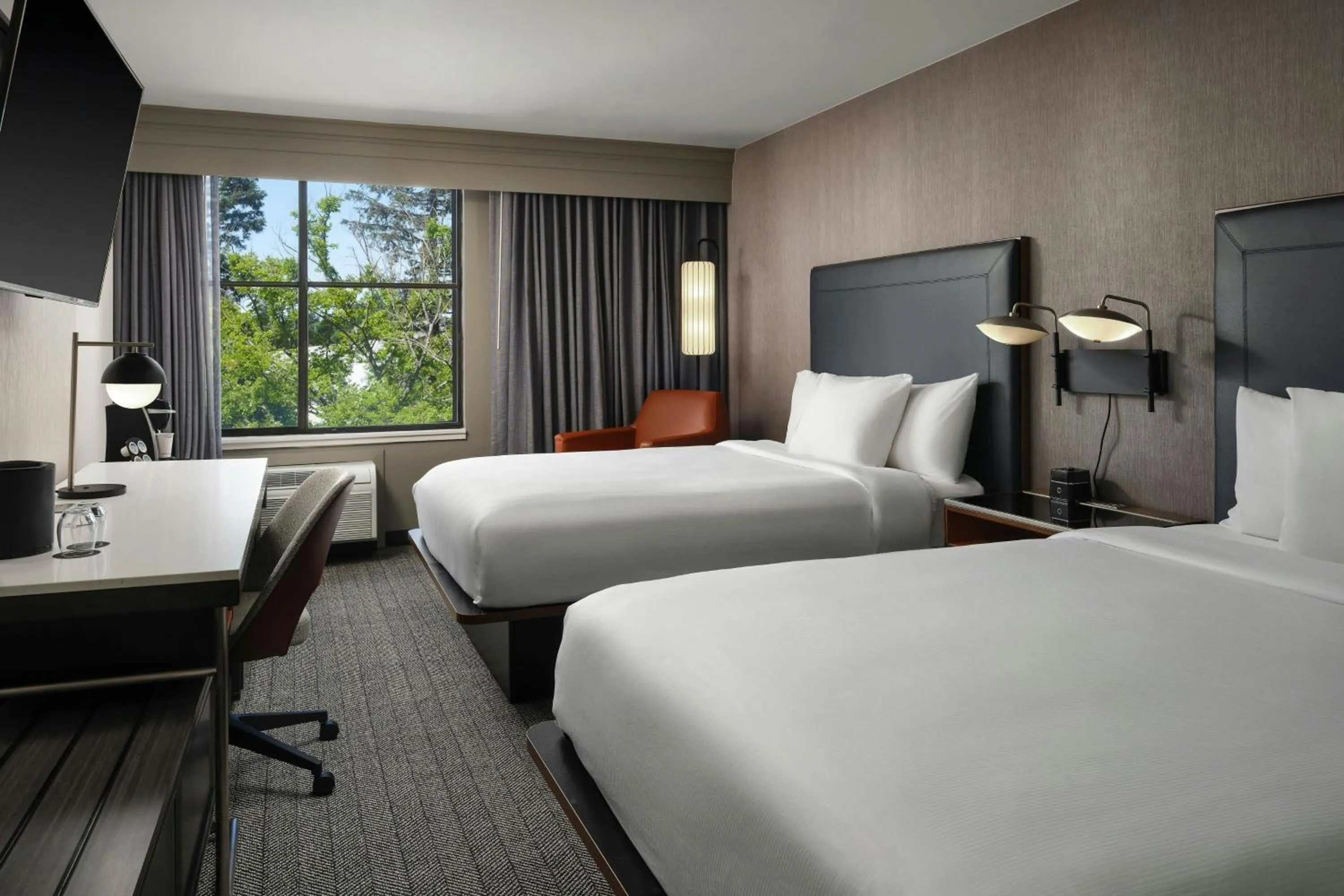 Photo of the whole room, Bed in Courtyard by Marriott Santa Rosa