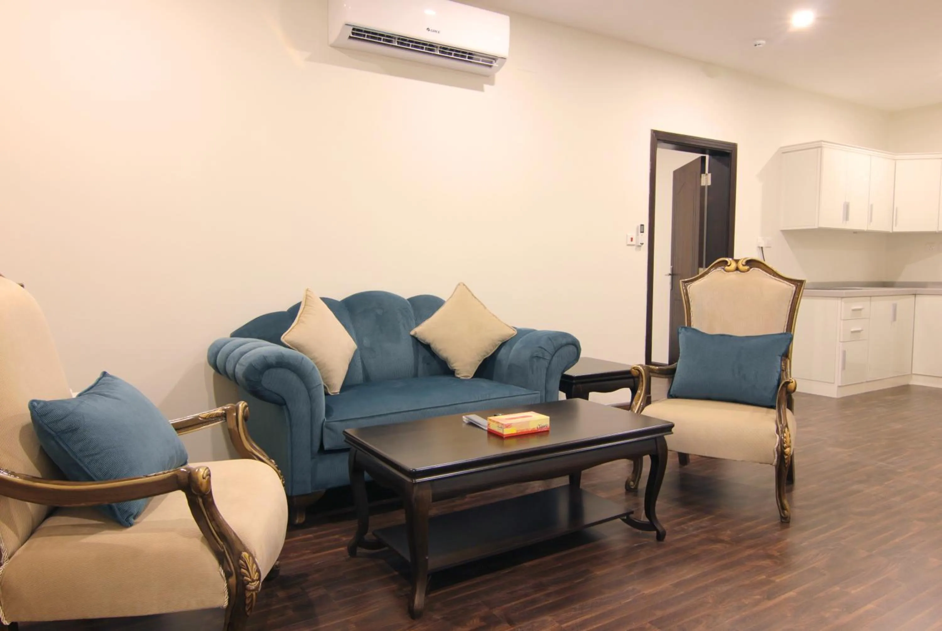 Seating area in Towlan Al Rawdah