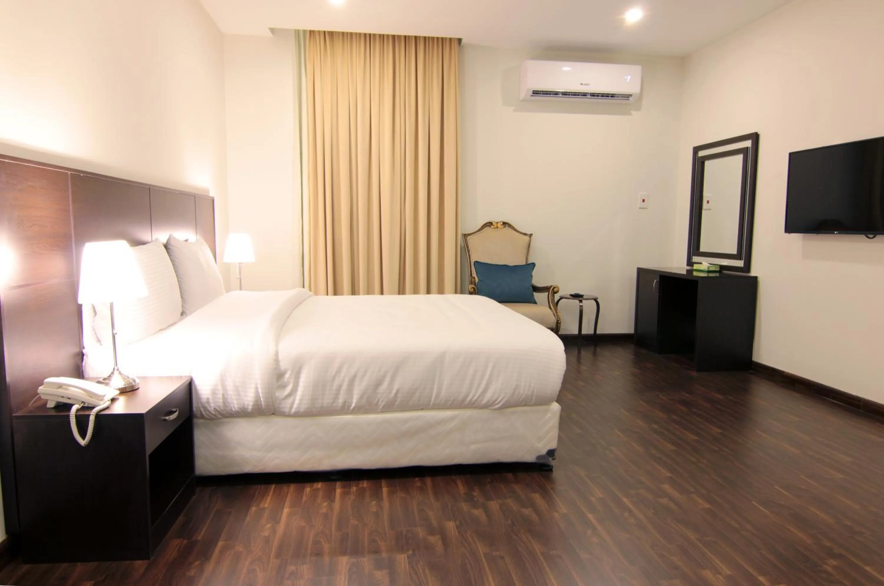 Bed in Towlan Al Rawdah