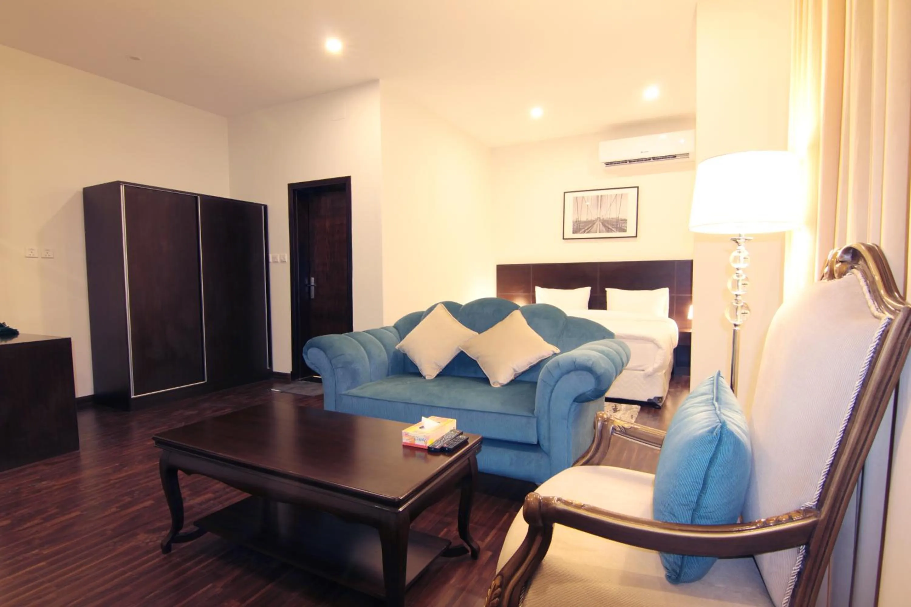 Seating area, Bed in Towlan Al Rawdah