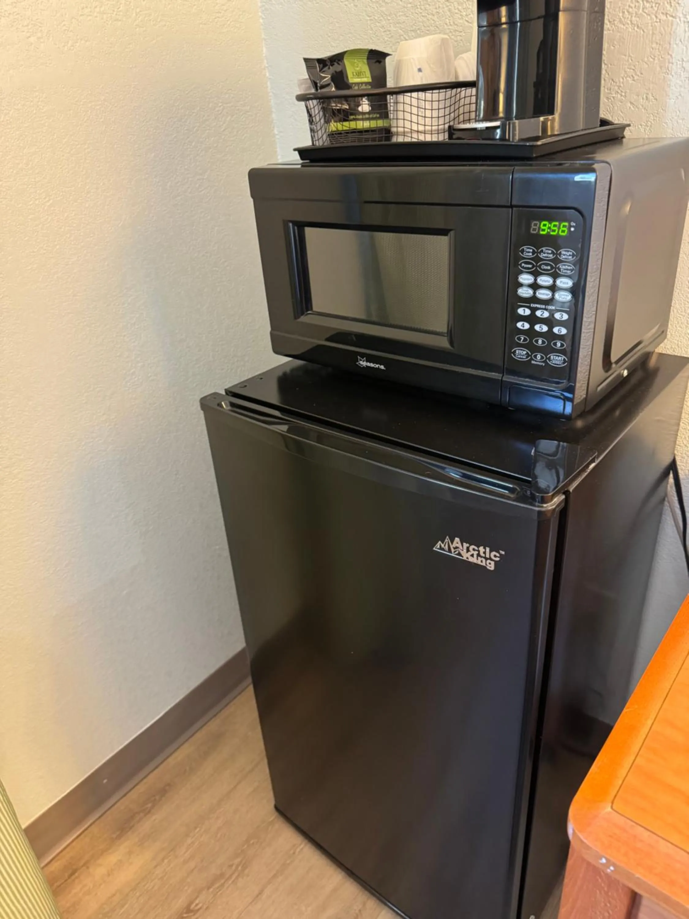 Coffee/tea facilities in Wingate by Wyndham Sioux City