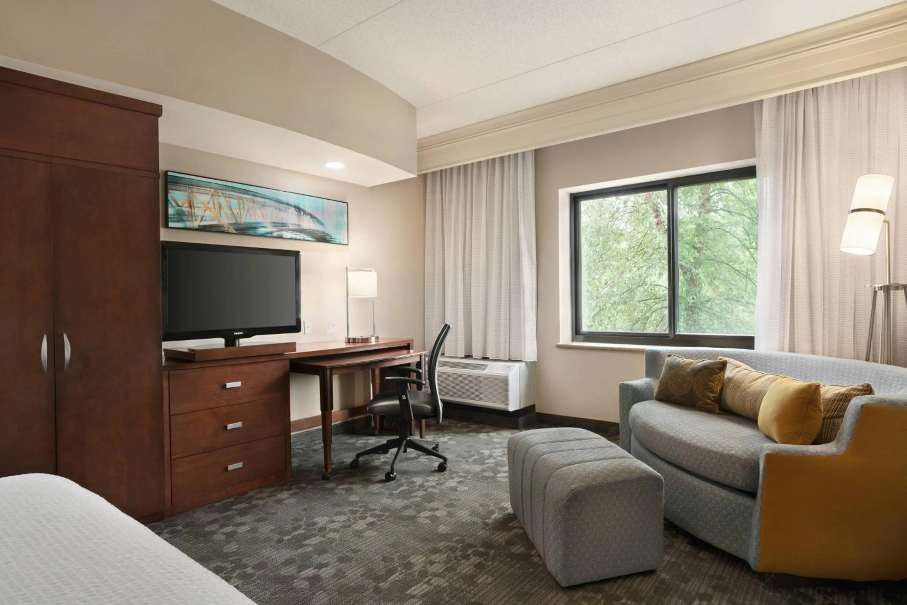 Photo of the whole room in Courtyard by Marriott Middletown Goshen