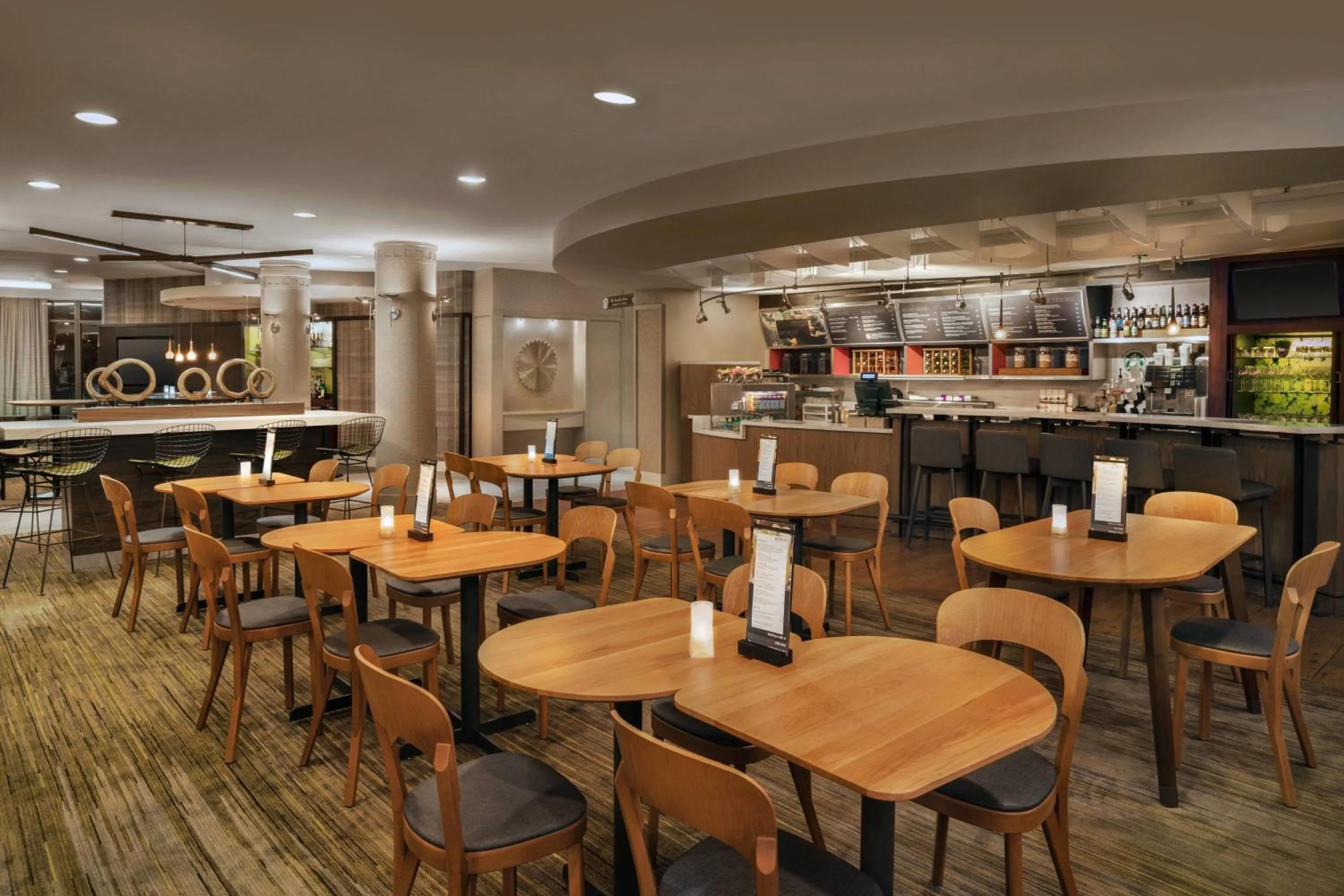 Restaurant/places to eat in Courtyard by Marriott Middletown Goshen