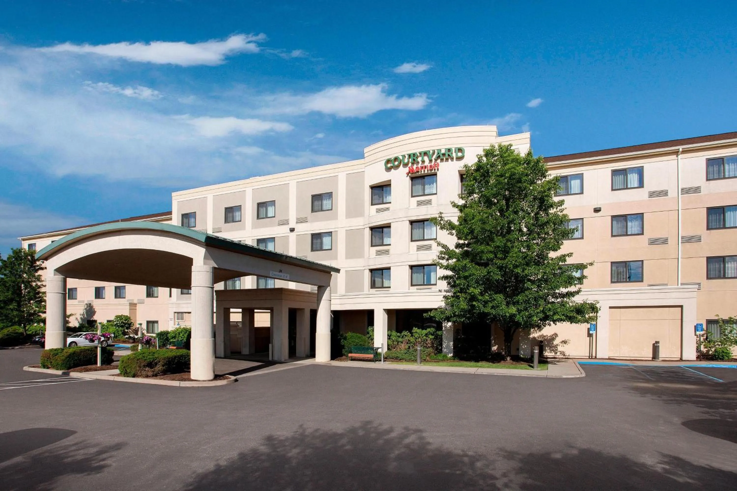 Property building in Courtyard by Marriott Middletown Goshen
