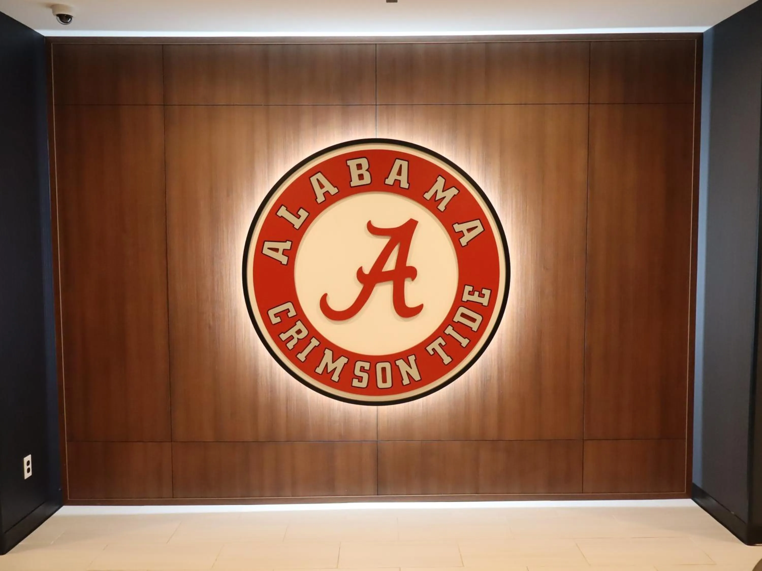 Text overlay in Courtyard Tuscaloosa