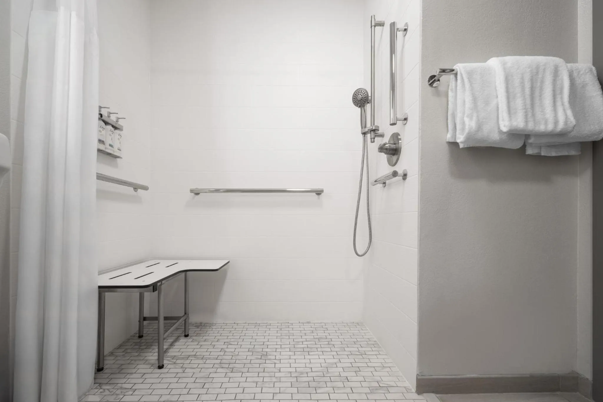 Photo of the whole room in Holiday Inn Express Tifton by IHG