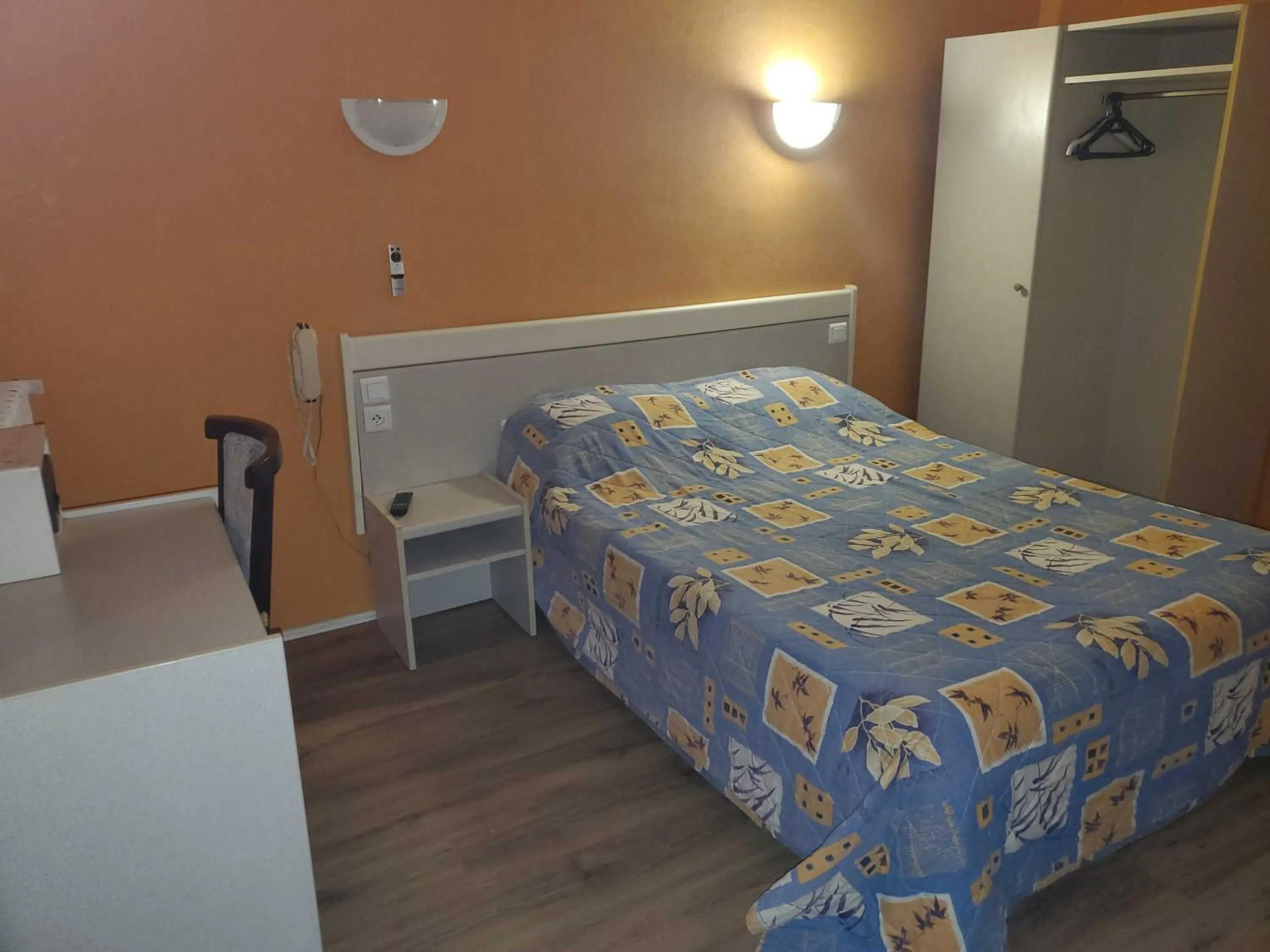 Property building in Hotel des Voyageurs