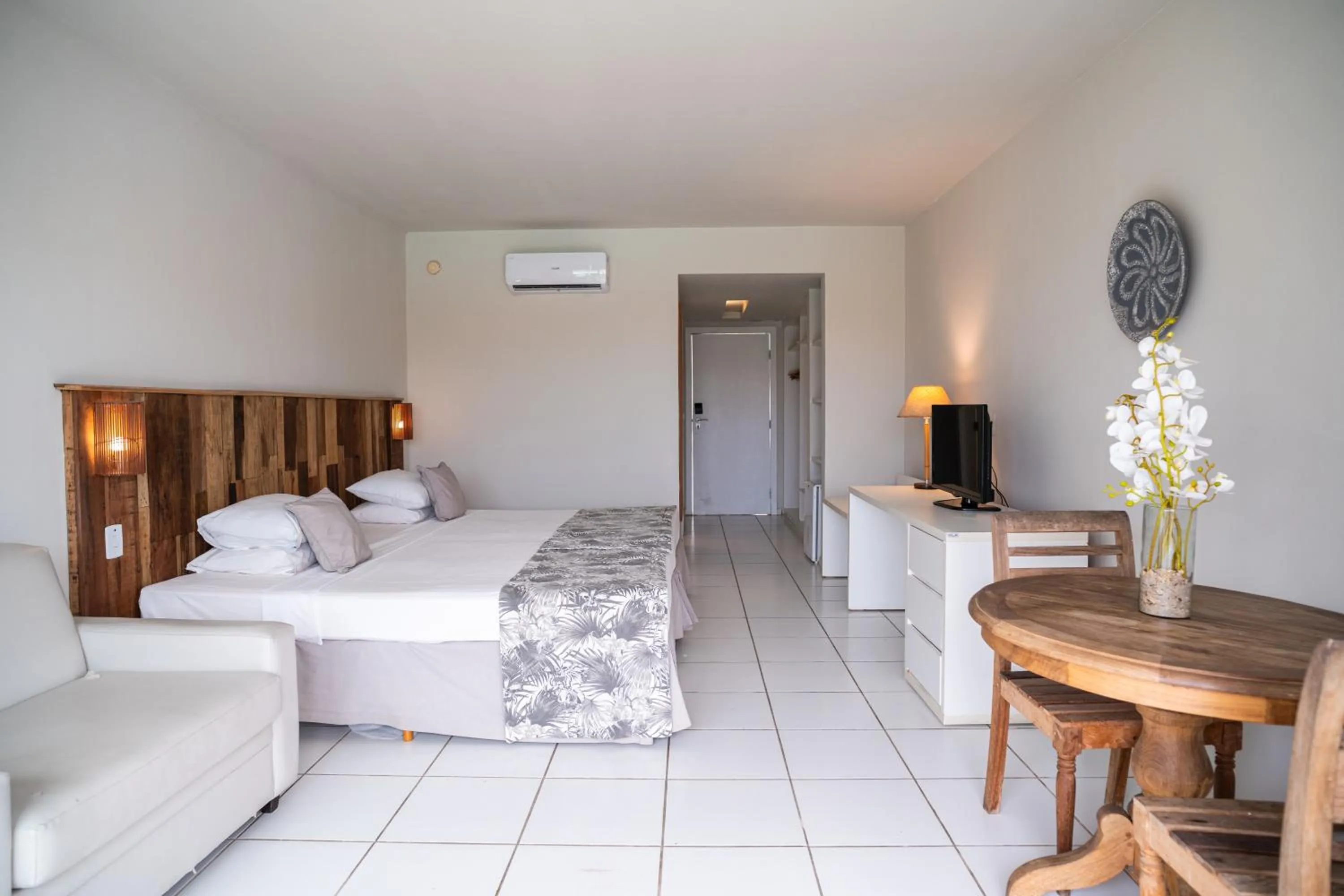 Photo of the whole room, Bed in Búzios Beach Resort by WAM Experience