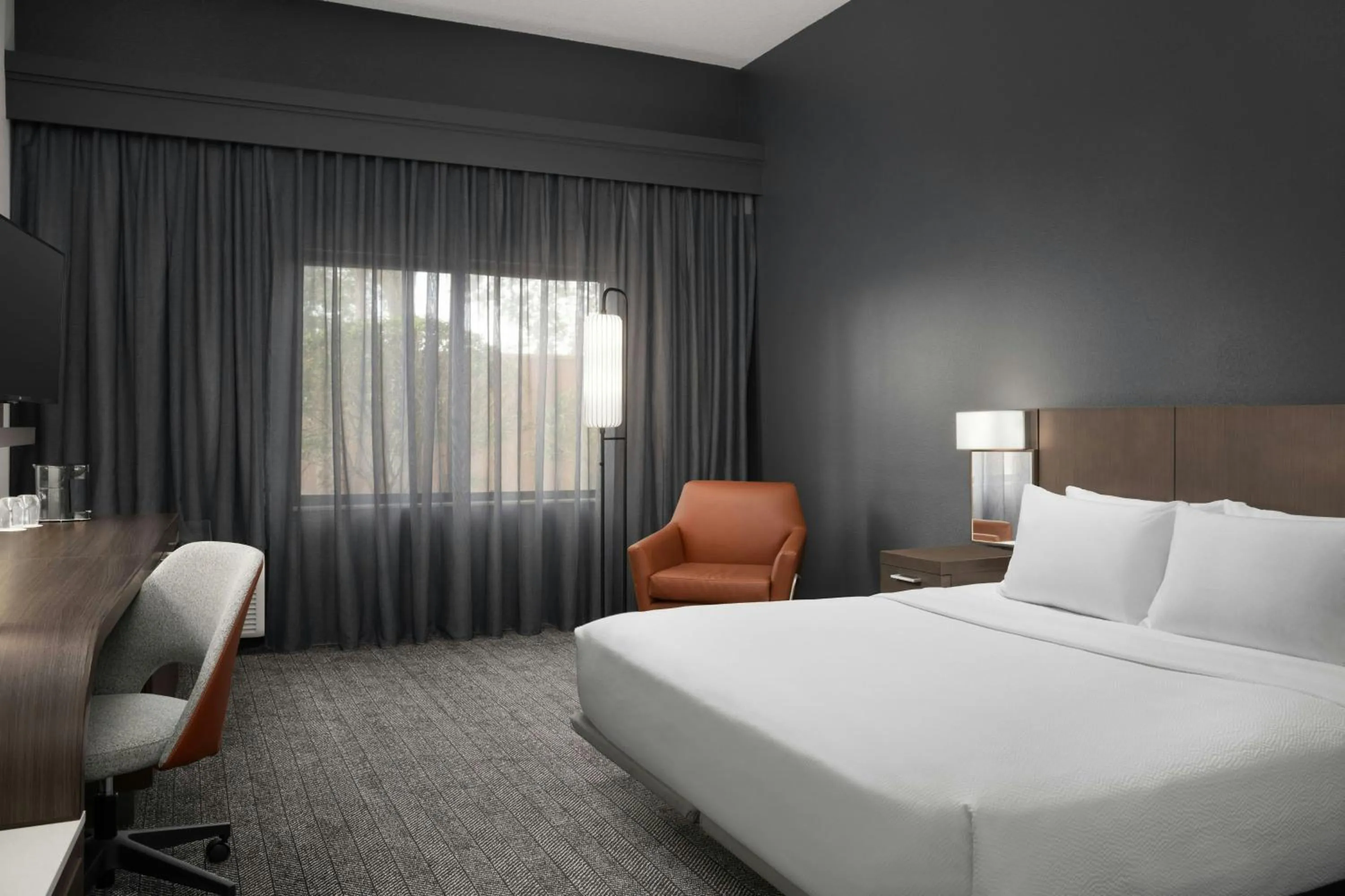 Photo of the whole room, Bed in Courtyard by Marriott Lakeland