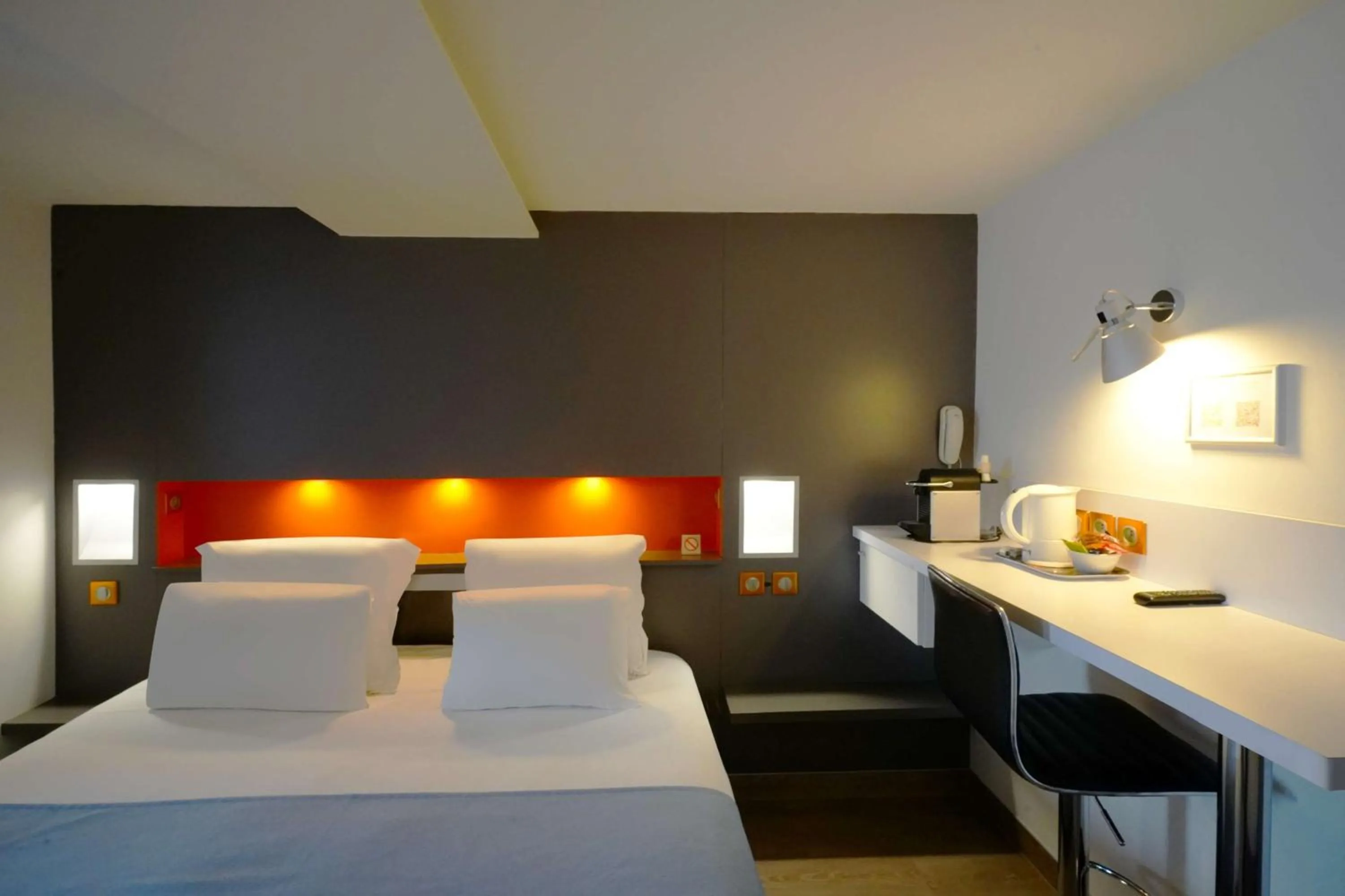 Bedroom, Bed in Hôtel Best Western The Wish Versailles