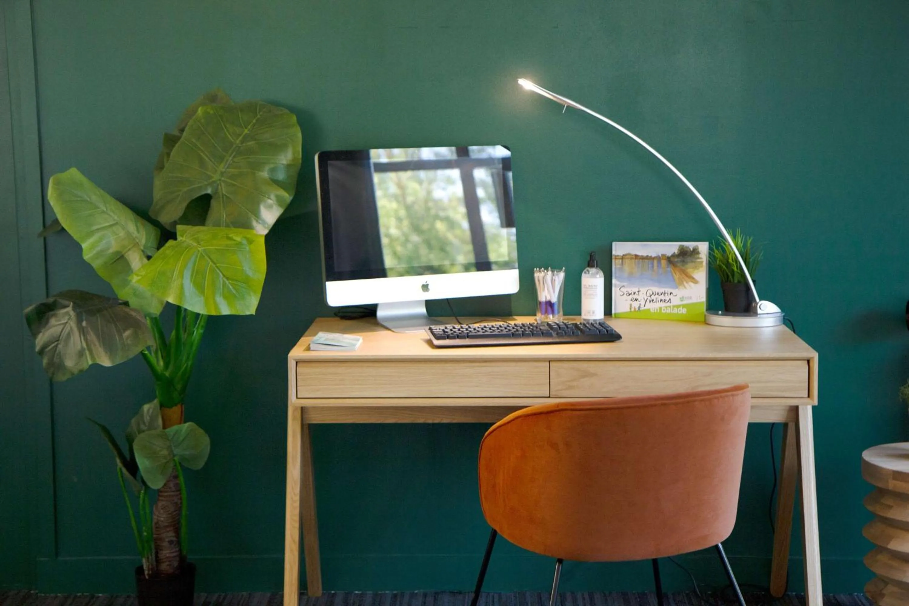 Lobby or reception in Hôtel Best Western The Wish Versailles