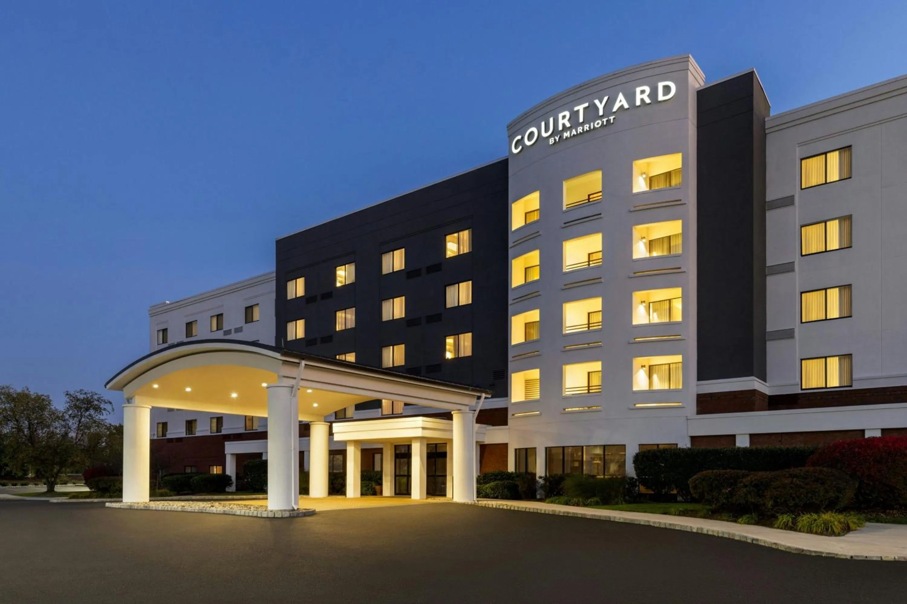 Property building in Courtyard Ewing Princeton