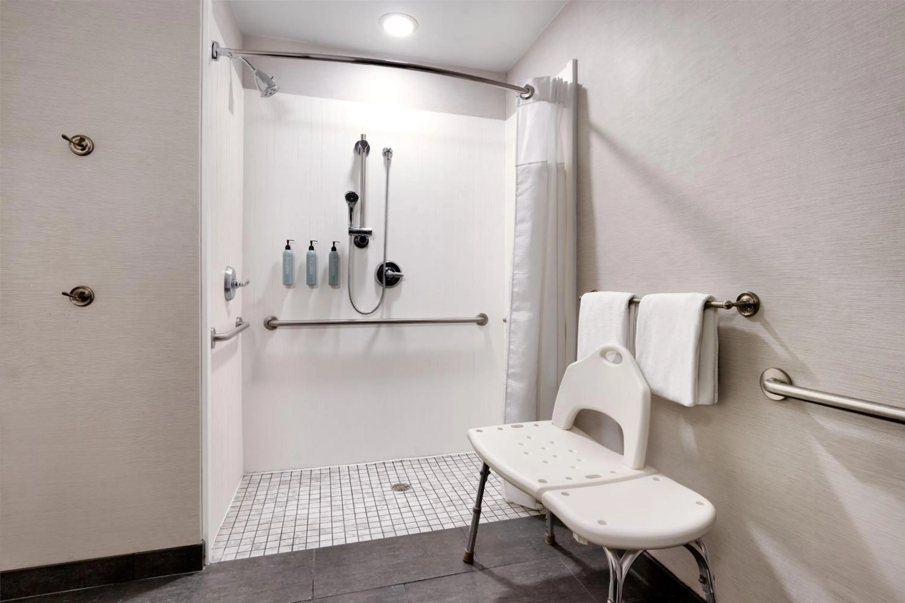 Bathroom in Courtyard by Marriott Johnson City