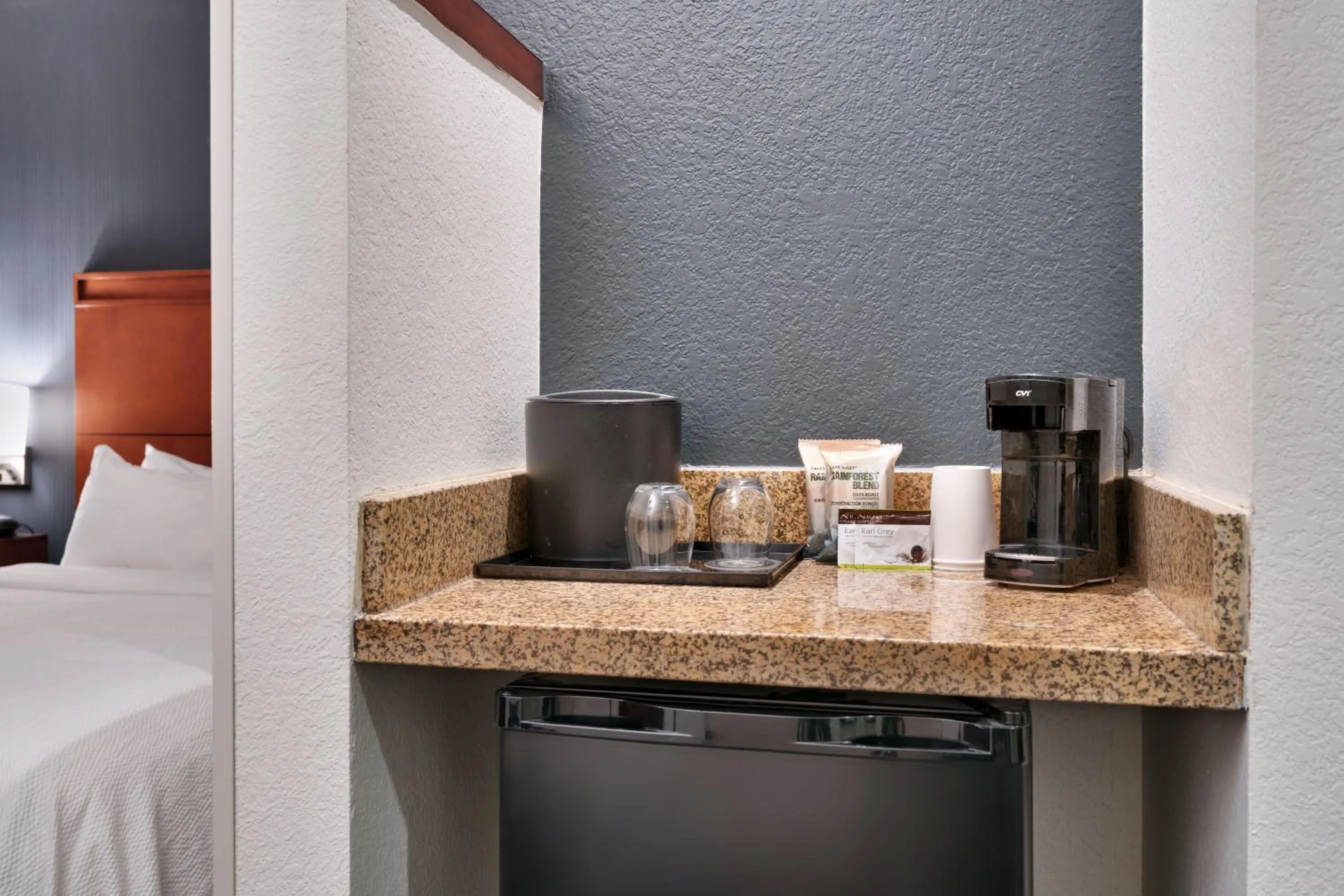 Photo of the whole room, Bed in Courtyard by Marriott Johnson City