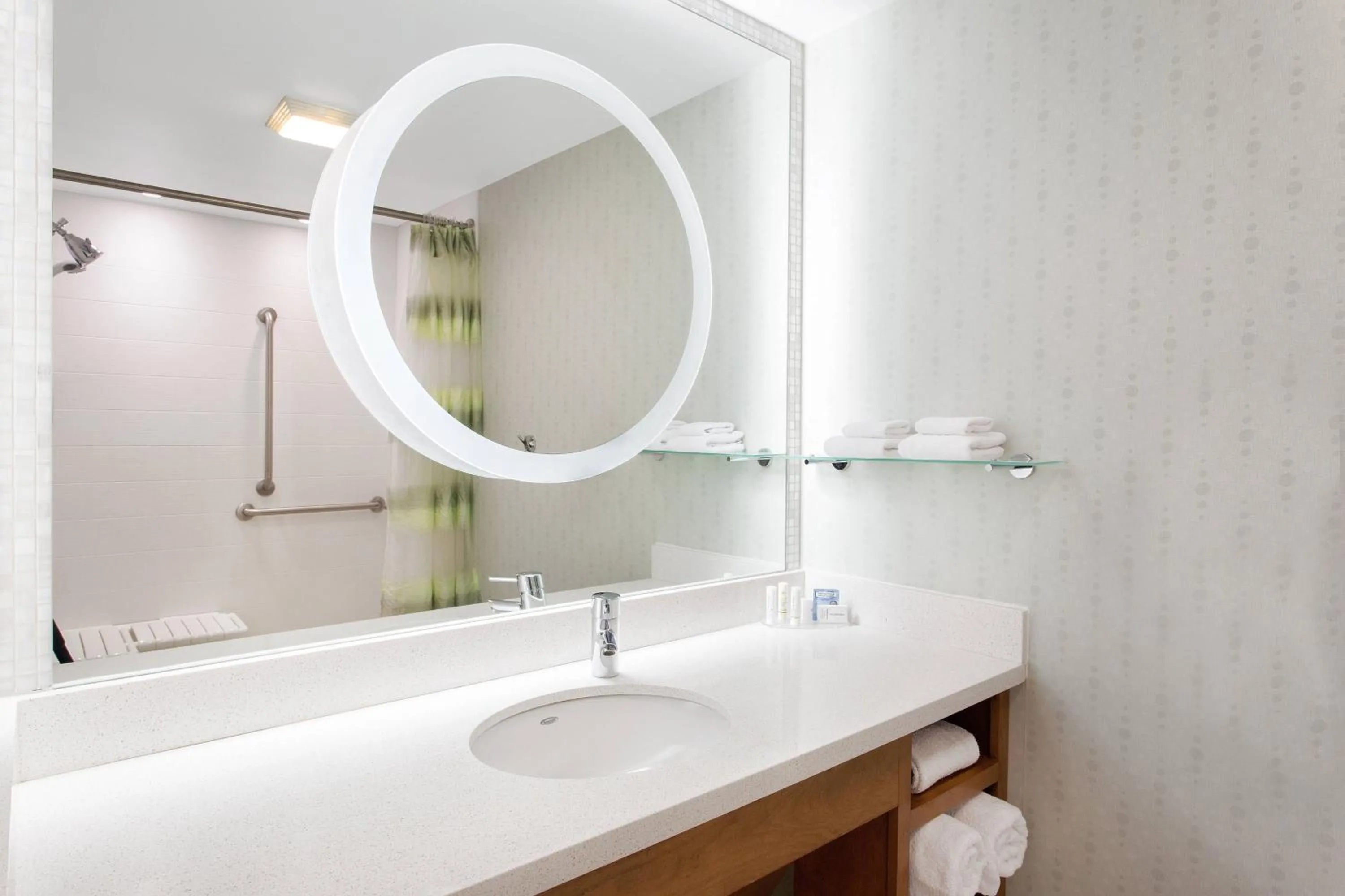 Bathroom in SpringHill Suites Ewing Township Princeton South