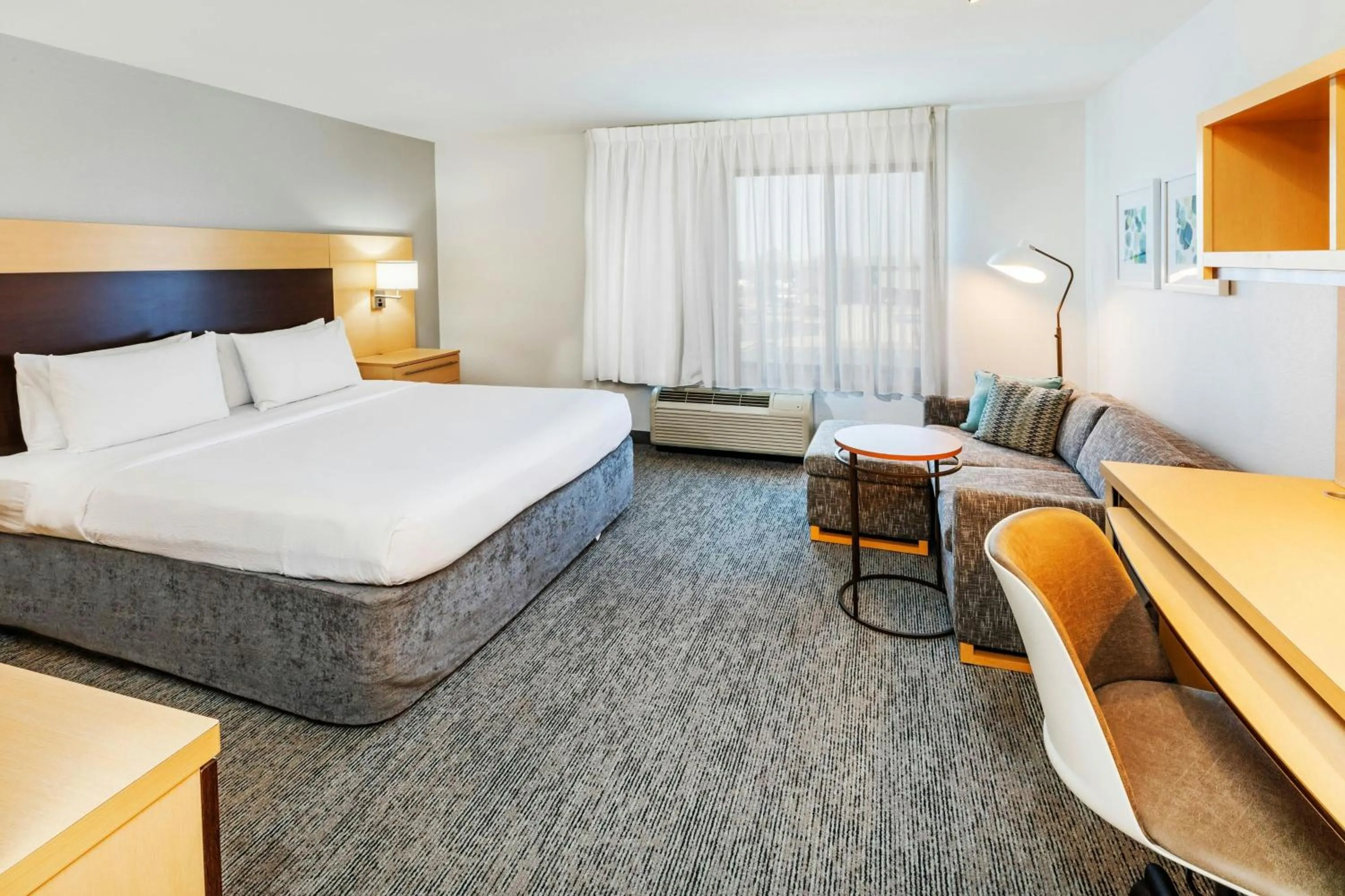 Photo of the whole room, Bed in TownePlace Suites by Marriott Tulsa Broken Arrow