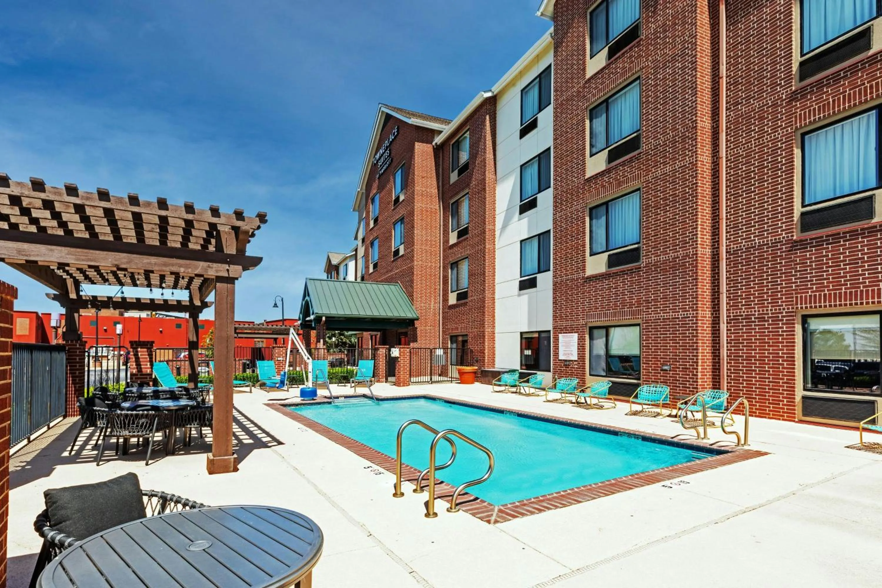 Swimming pool in TownePlace Suites by Marriott Tulsa Broken Arrow