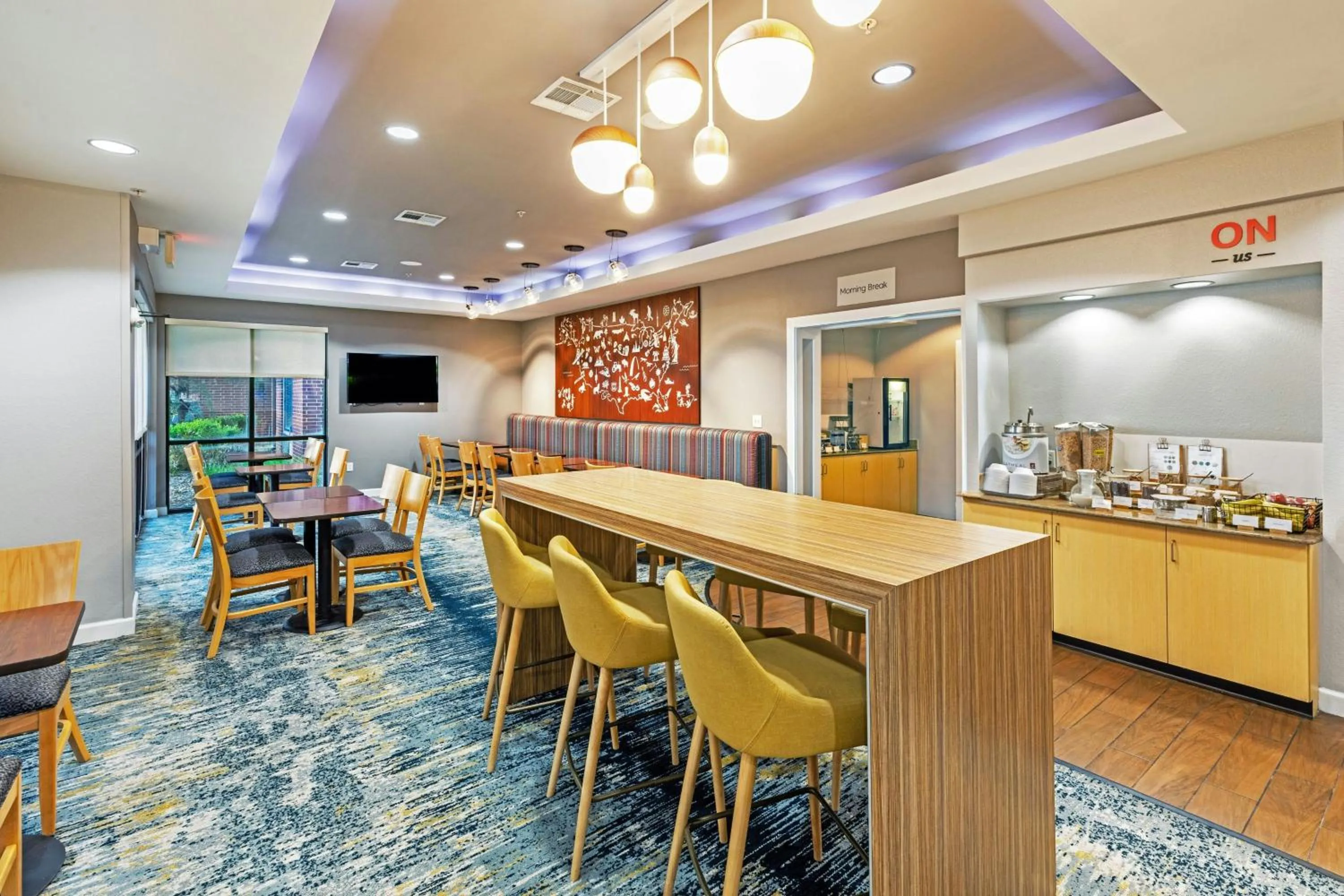 Breakfast in TownePlace Suites by Marriott Tulsa Broken Arrow