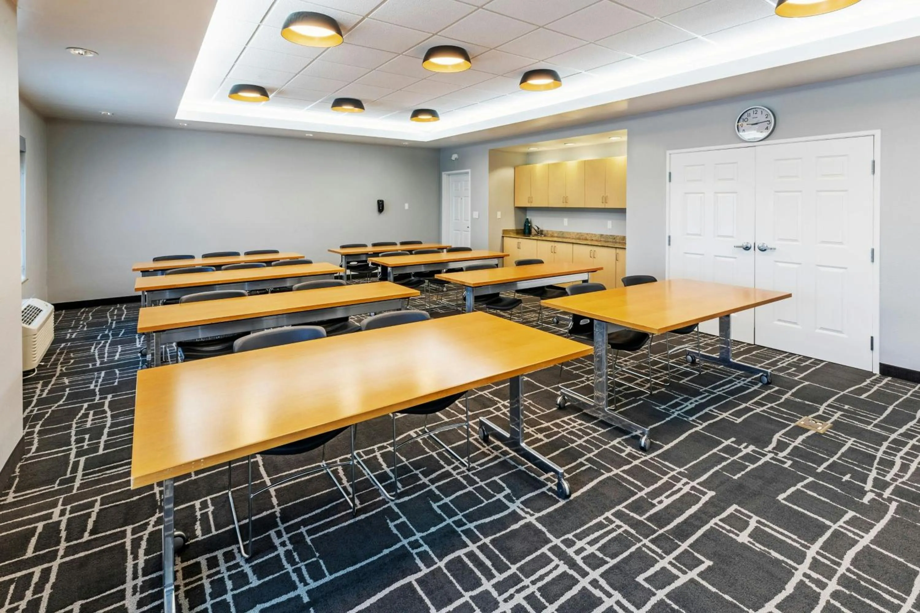 Meeting/conference room in TownePlace Suites by Marriott Tulsa Broken Arrow