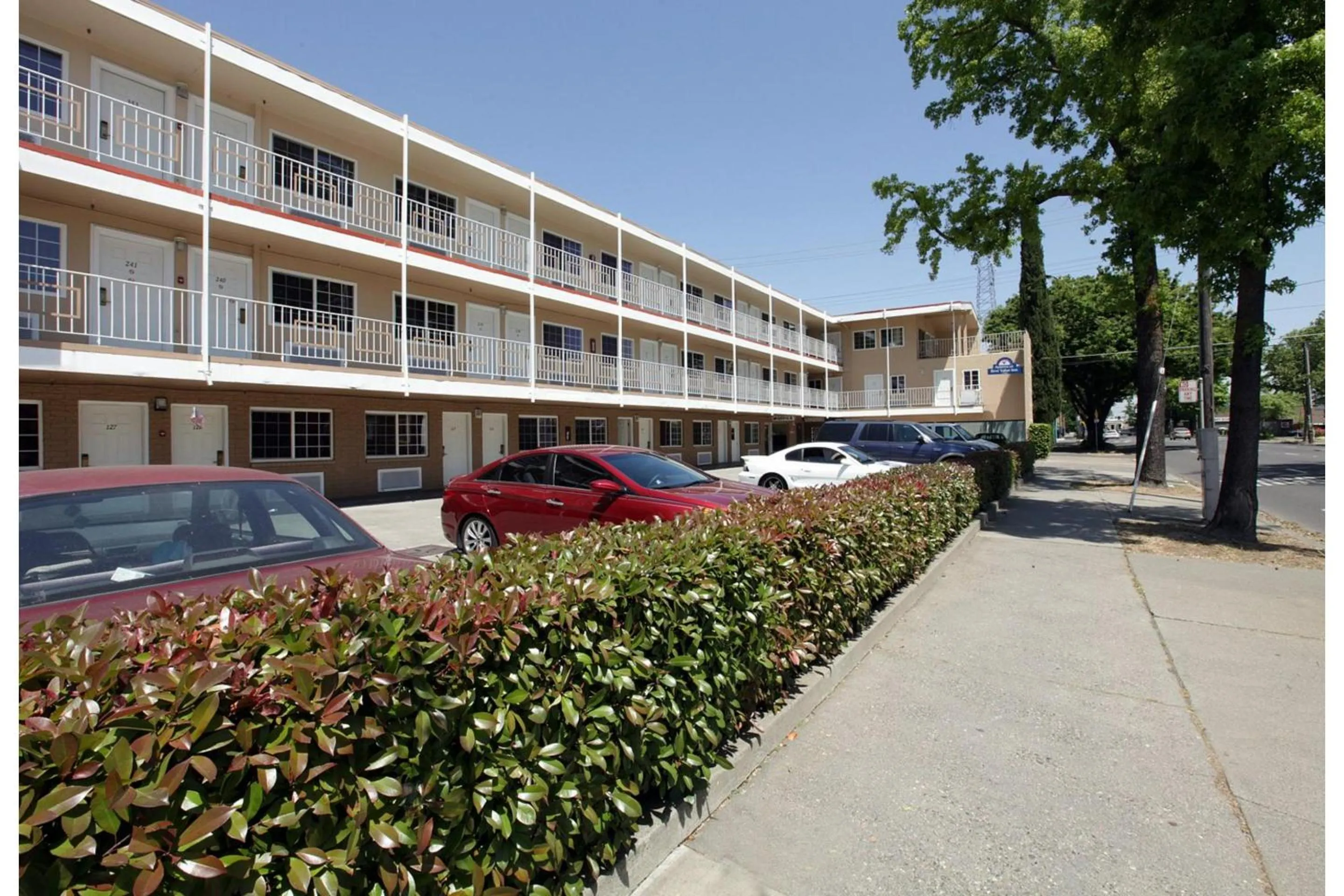 Property building in Capital City Inn Sacramento Convention Center CA