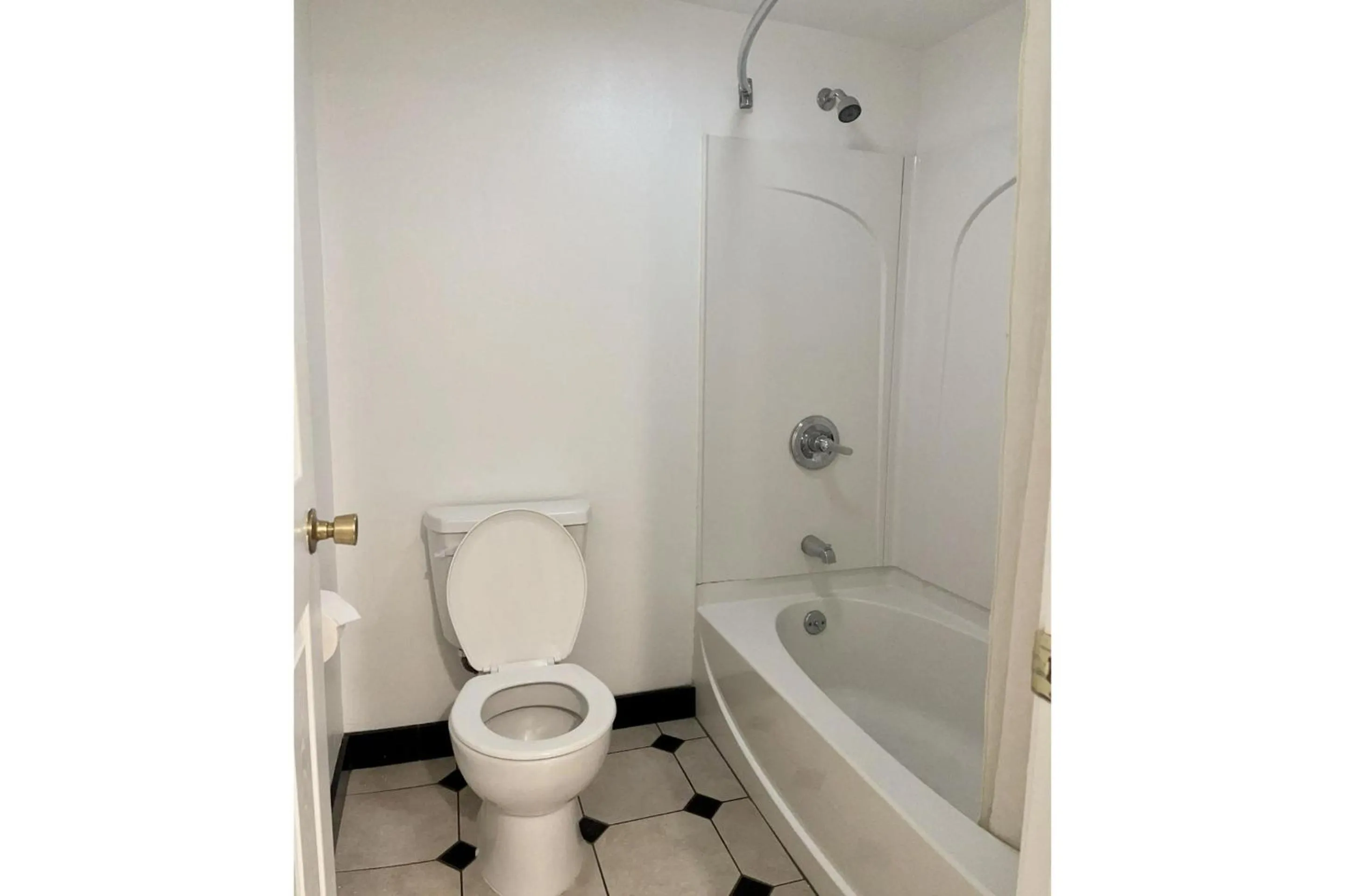 Bathroom in Capital City Inn Sacramento Convention Center CA