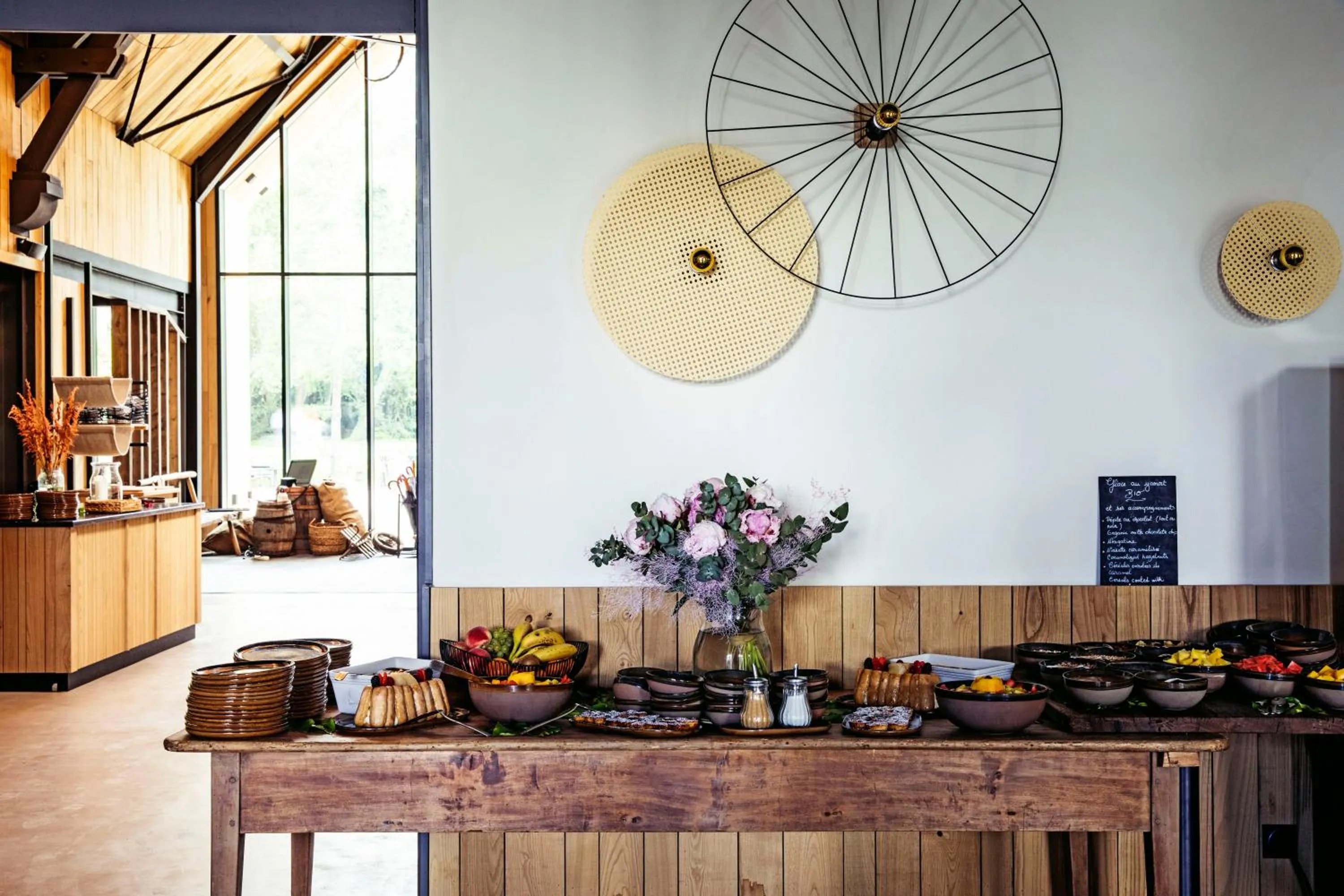Lunch in Château De Villiers-Le-Mahieu