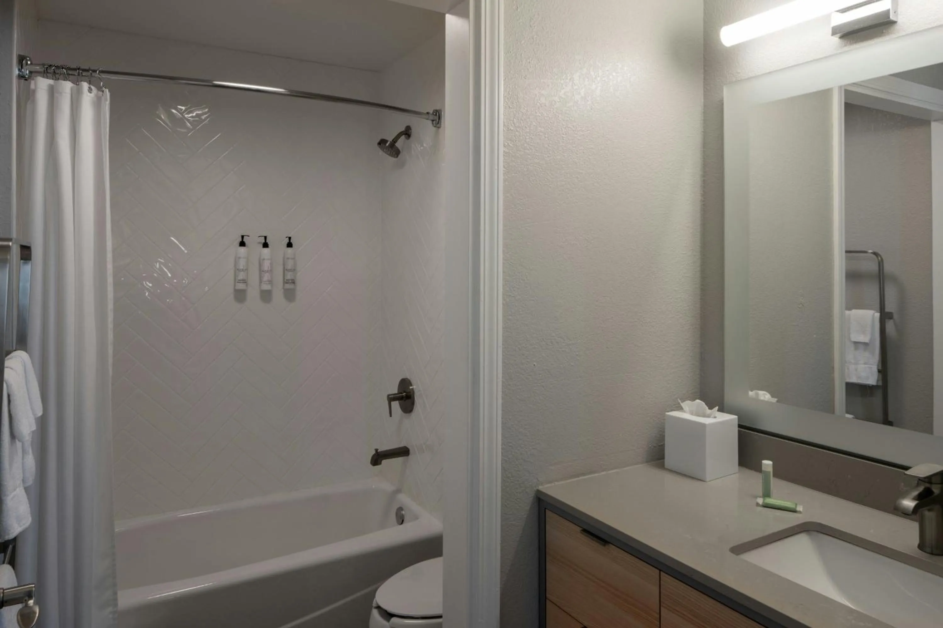 Bathroom in TownePlace Suites by Marriott Texarkana