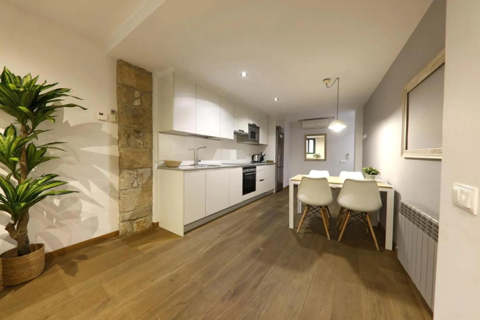 Kitchen or kitchenette in Bravissimo Força 17, Barri Vell apartments