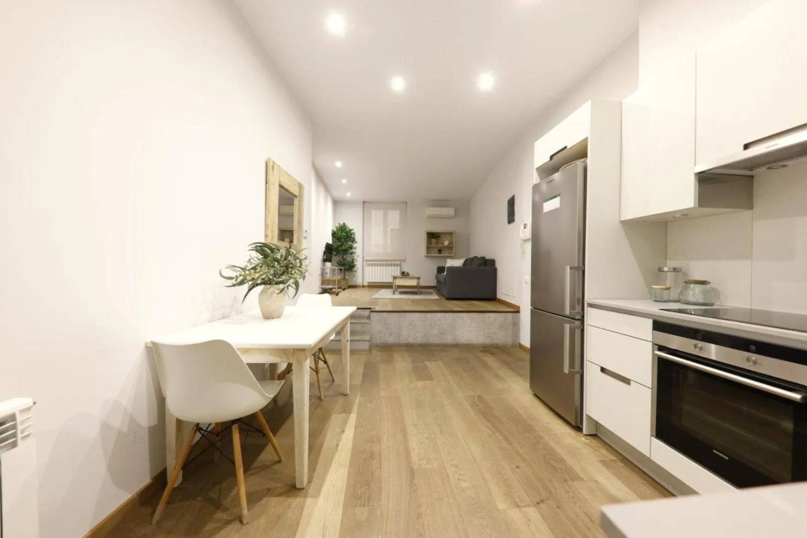 Kitchen or kitchenette in Bravissimo Força 17, Barri Vell apartments