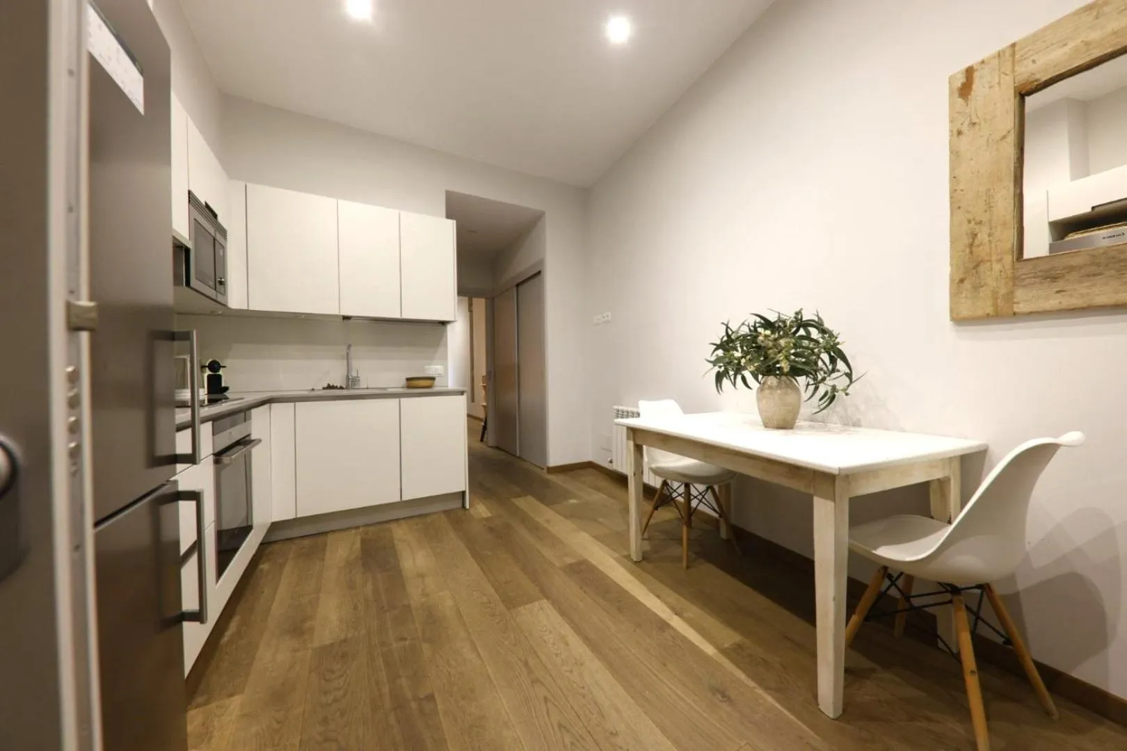 Kitchen or kitchenette in Bravissimo Força 17, Barri Vell apartments
