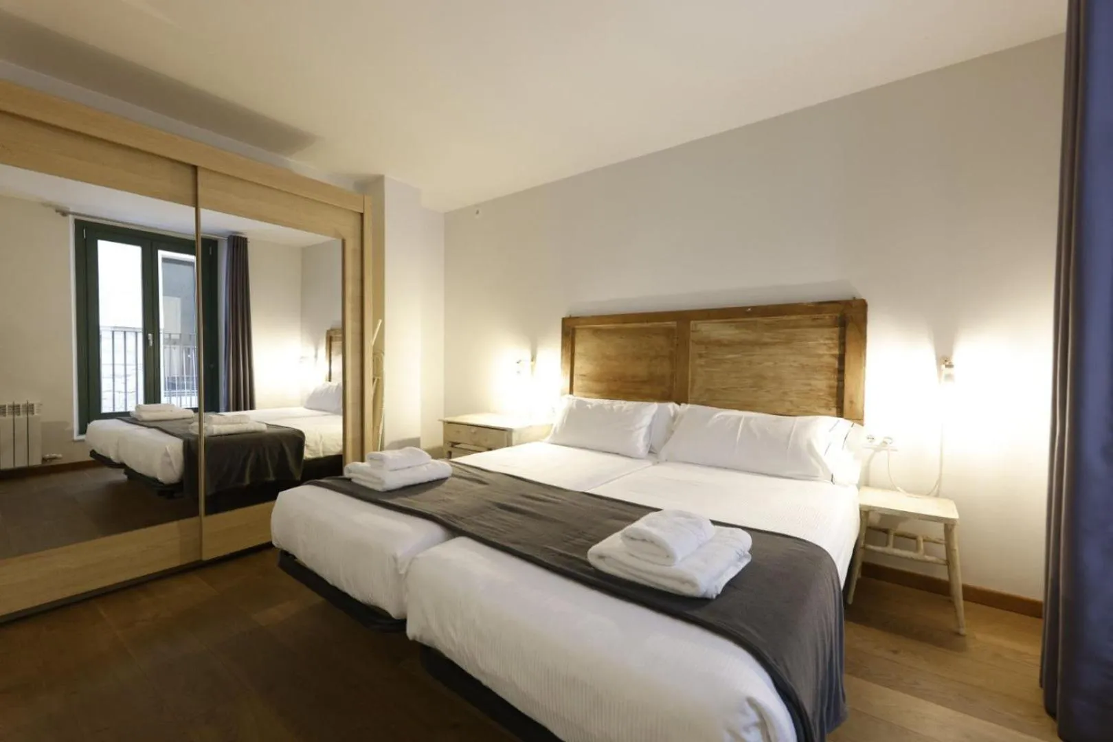 Bedroom, Bed in Bravissimo Força 17, Barri Vell apartments