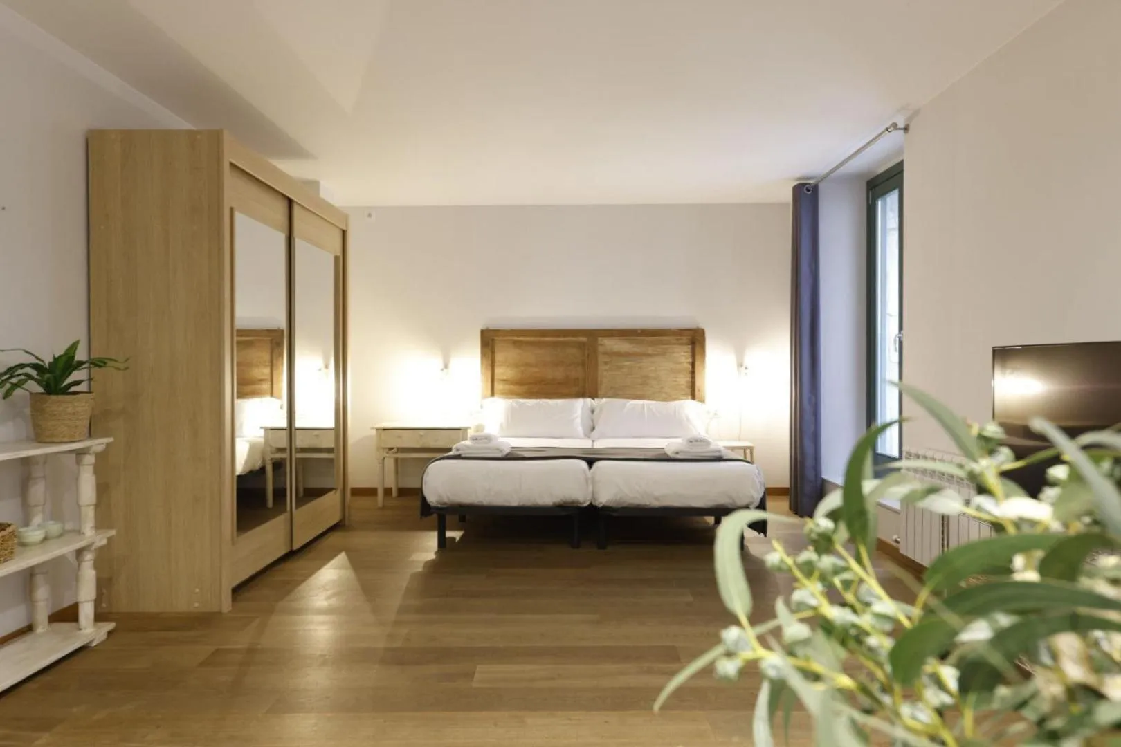 Bed in Bravissimo Força 17, Barri Vell apartments