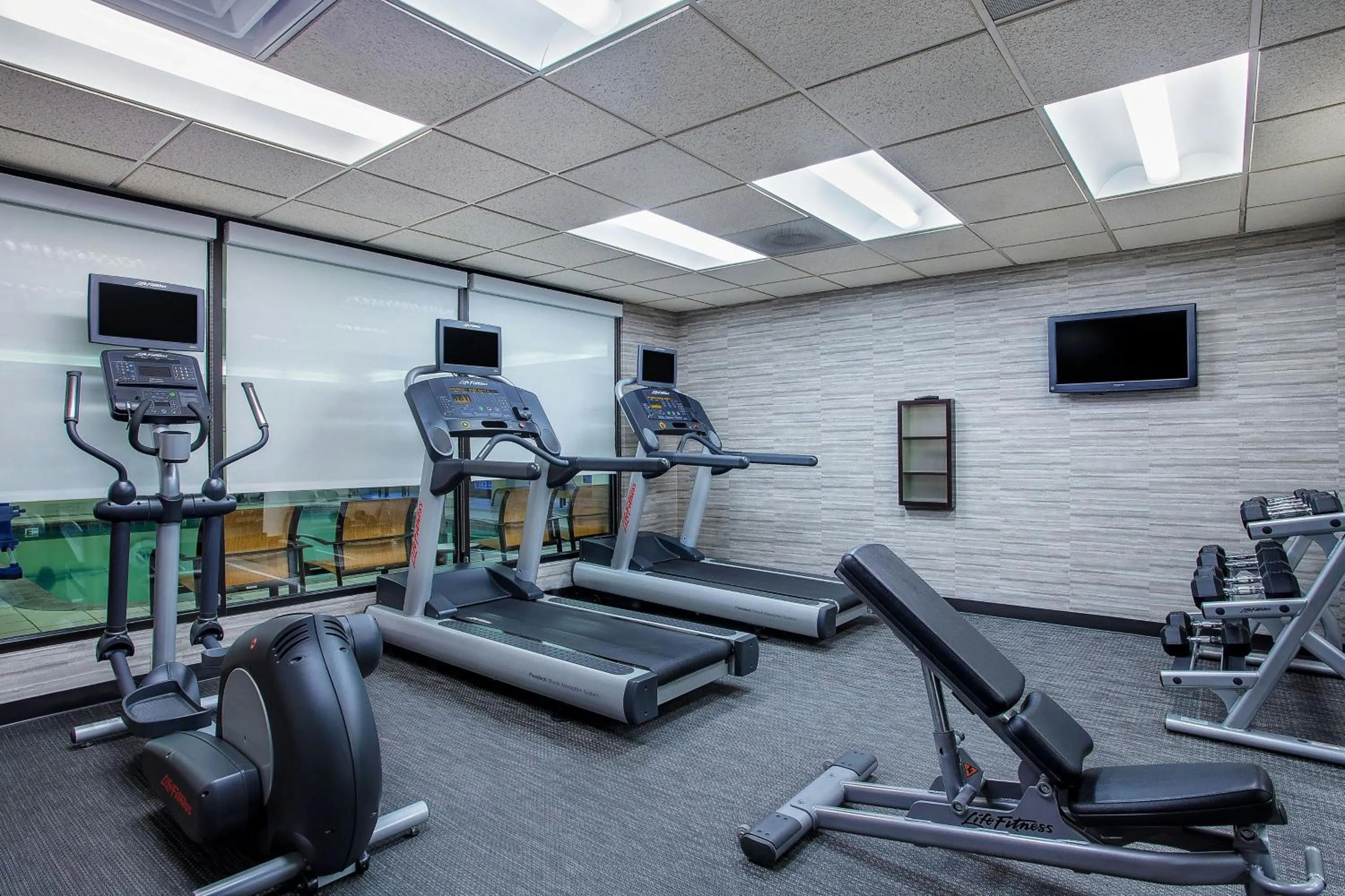Fitness centre/facilities in Courtyard Knoxville Cedar Bluff