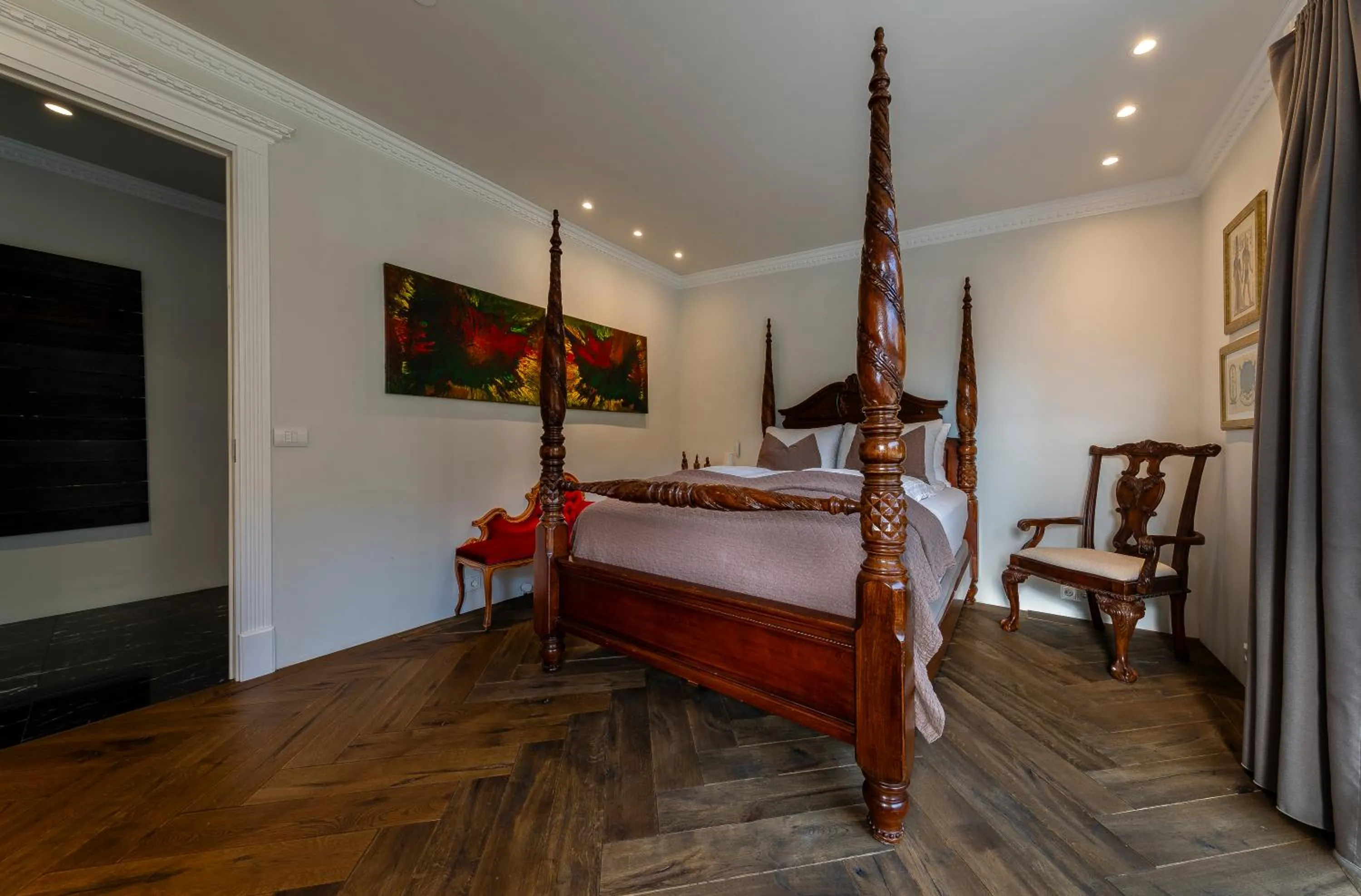 Property building, Bed in ICELAND SJF Villa, Hot tub & Outdoor Sauna Amazing Mountains and City View Over Reykjavík