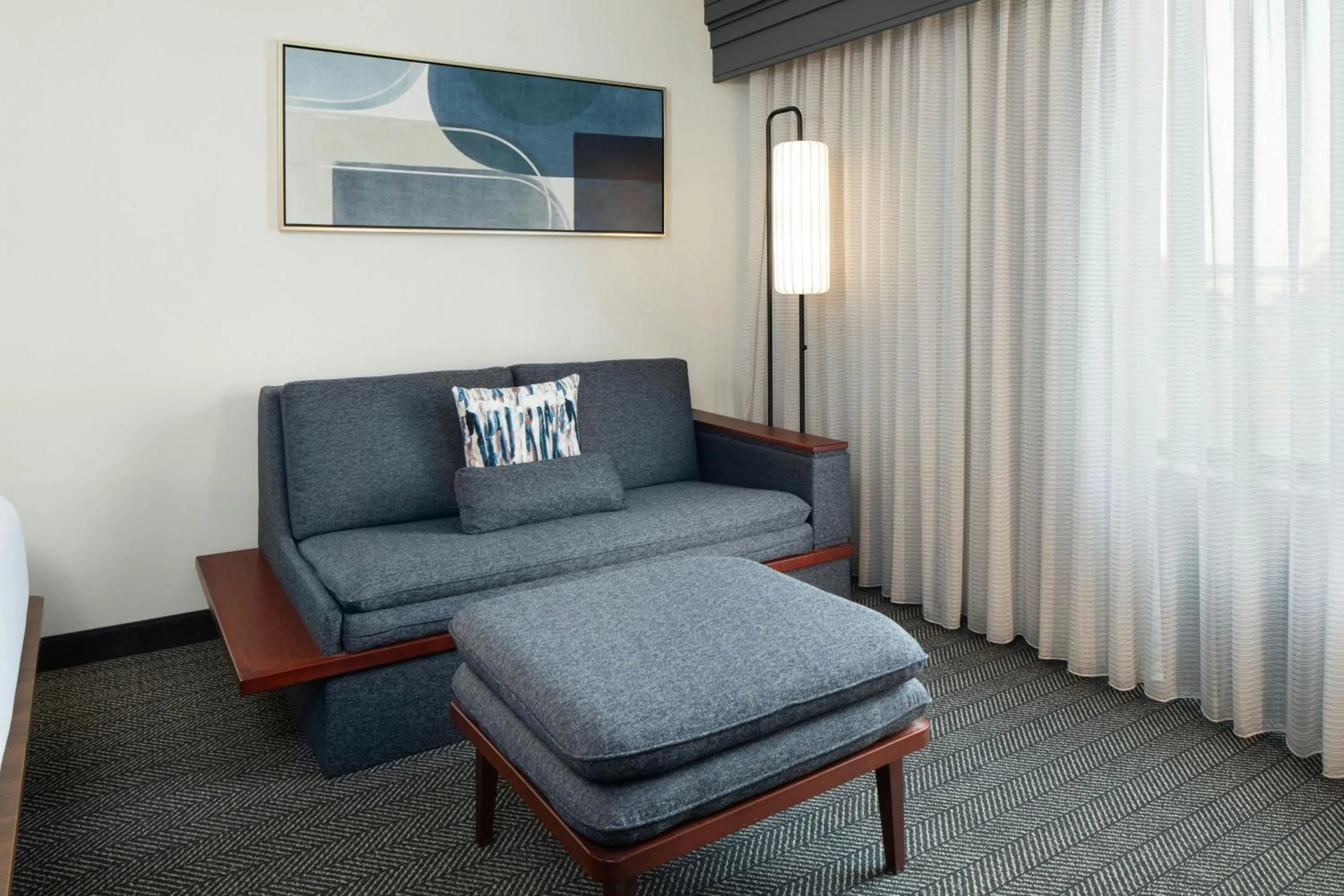 Photo of the whole room in Courtyard by Marriott Knoxville Airport Alcoa