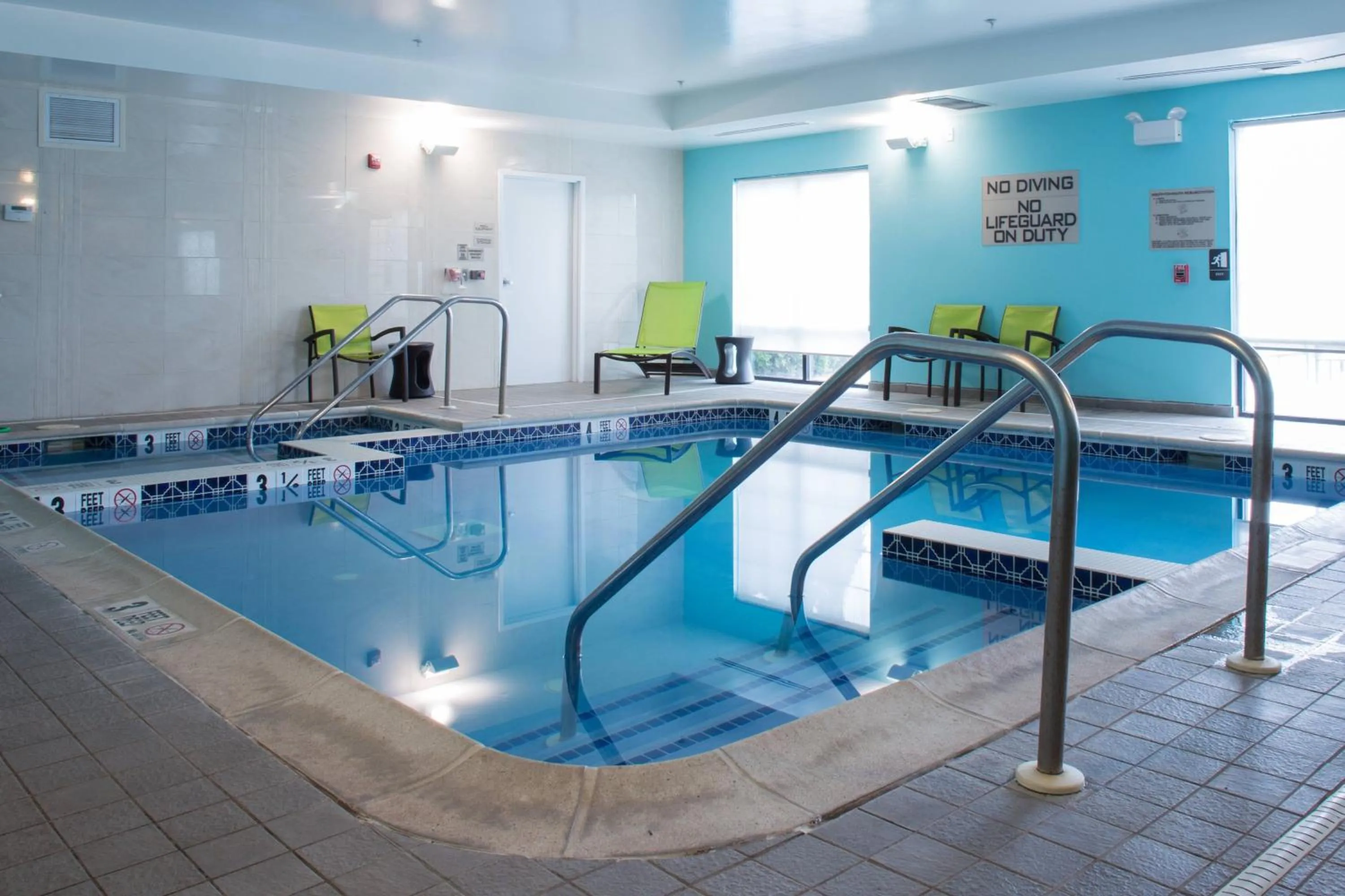 Swimming pool in SpringHill Suites Quakertown Pennsylvania