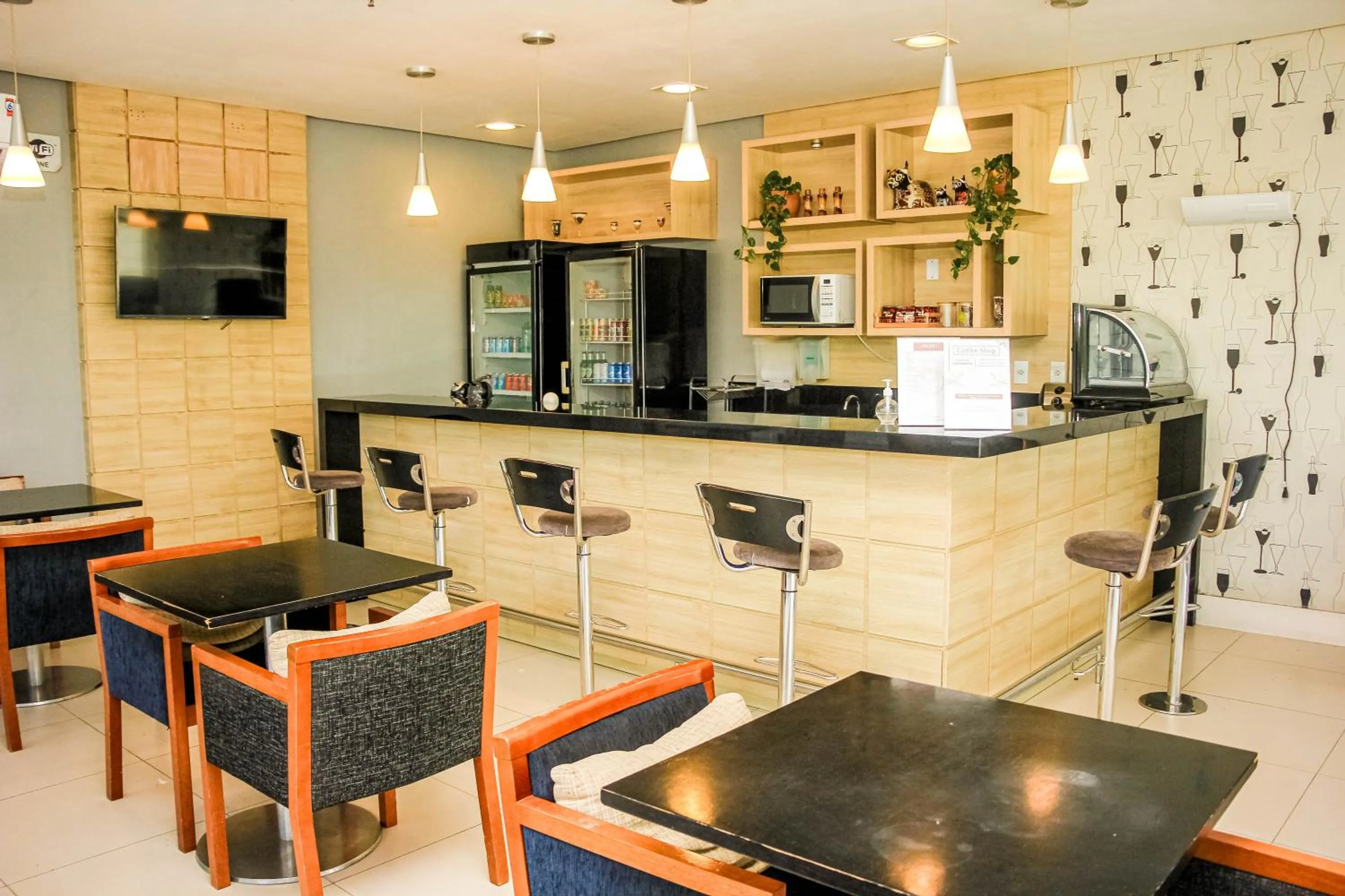 Restaurant/places to eat in Stop Way Hotel São Luís