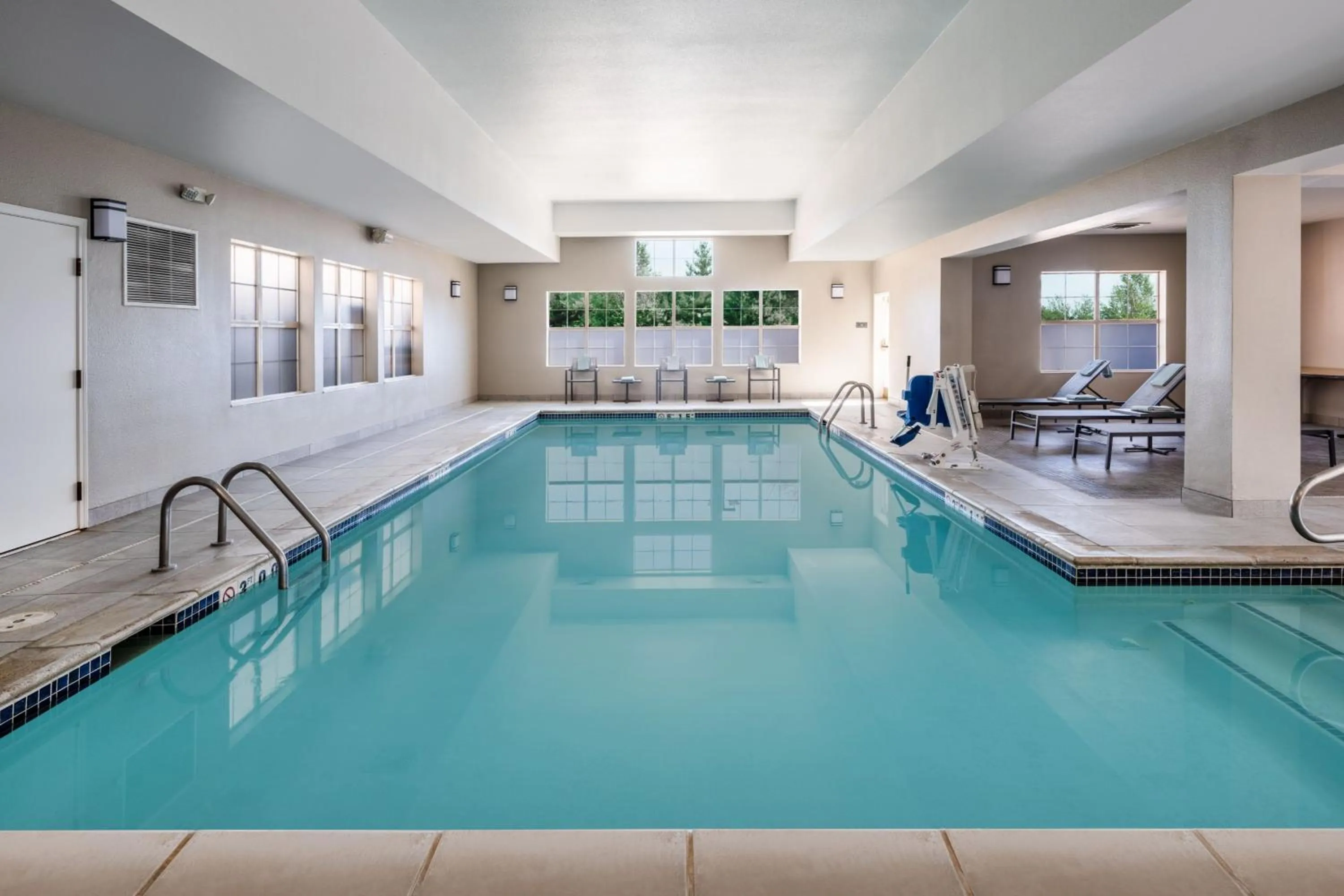 Swimming pool in Residence Inn by Marriott Boulder Broomfield